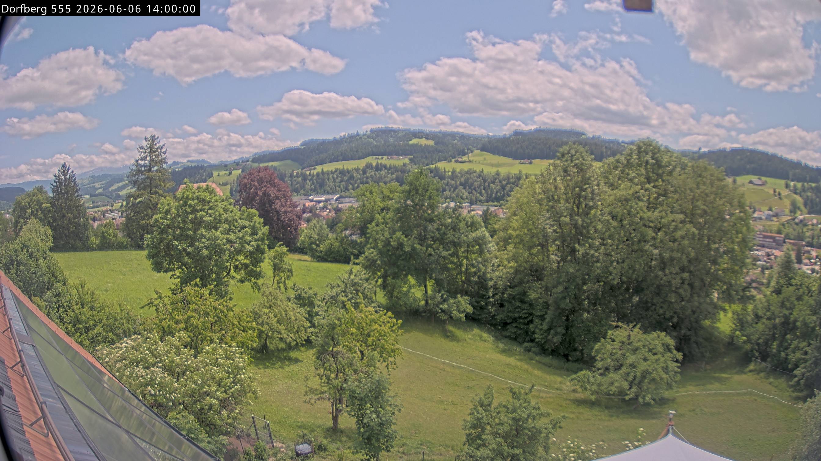 Webcam-Bild: Aussicht vom Dorfberg in Langnau 20260606-140000
