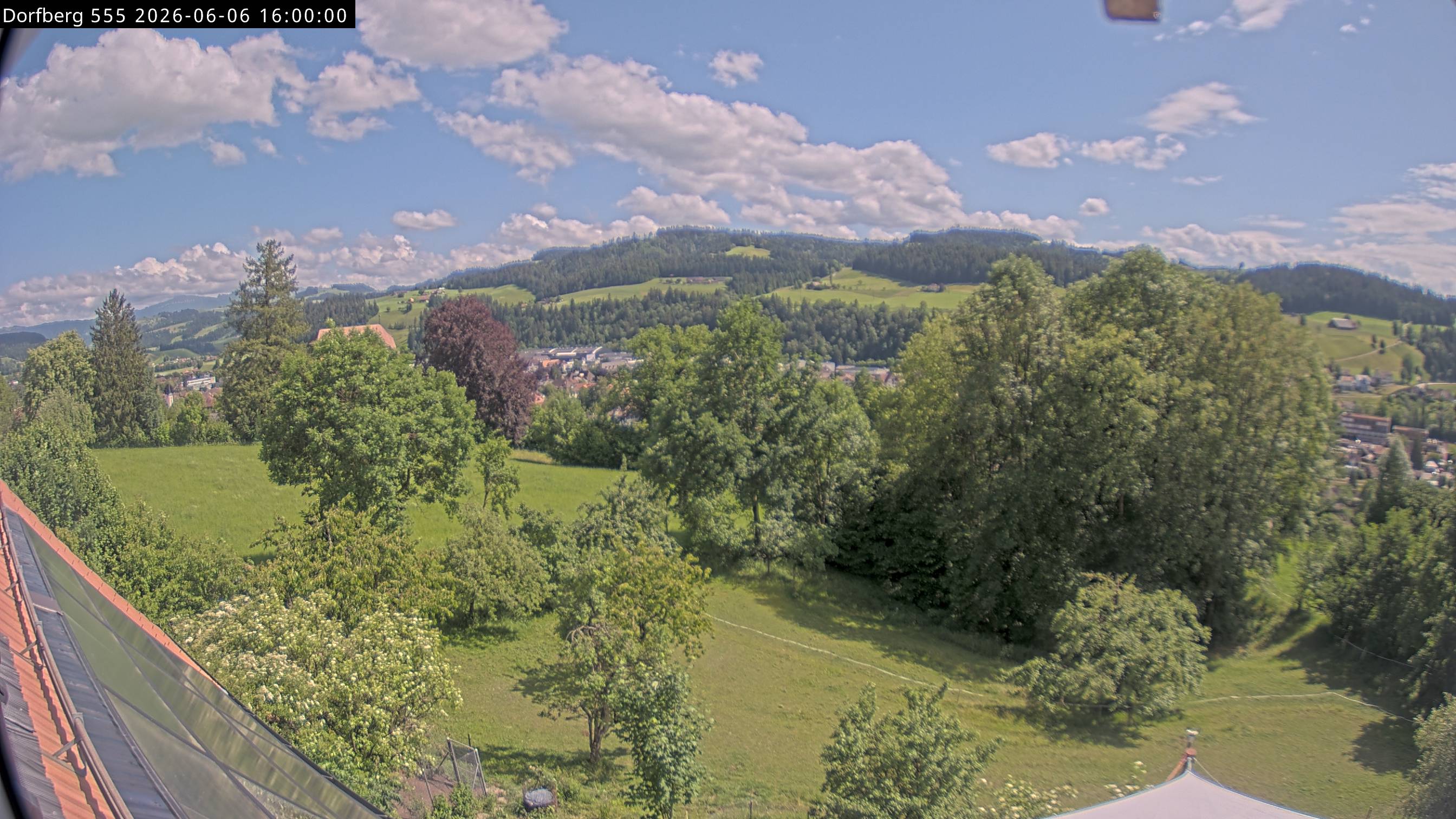 Webcam-Bild: Aussicht vom Dorfberg in Langnau 20260606-160000