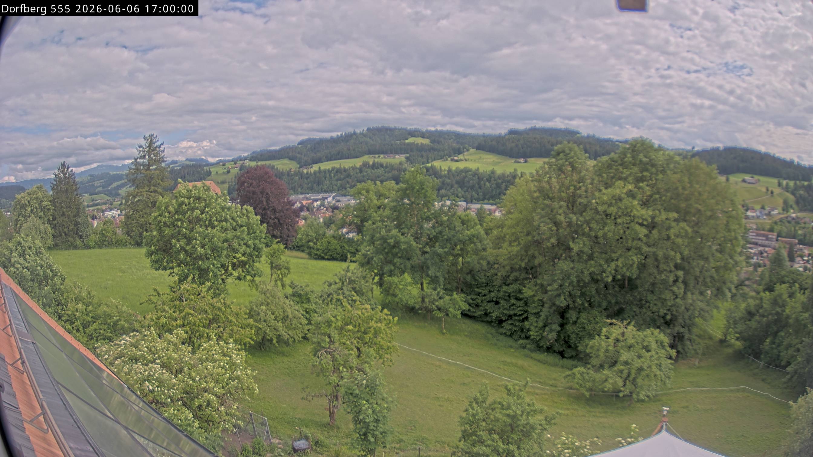 Webcam-Bild: Aussicht vom Dorfberg in Langnau 20260606-170000