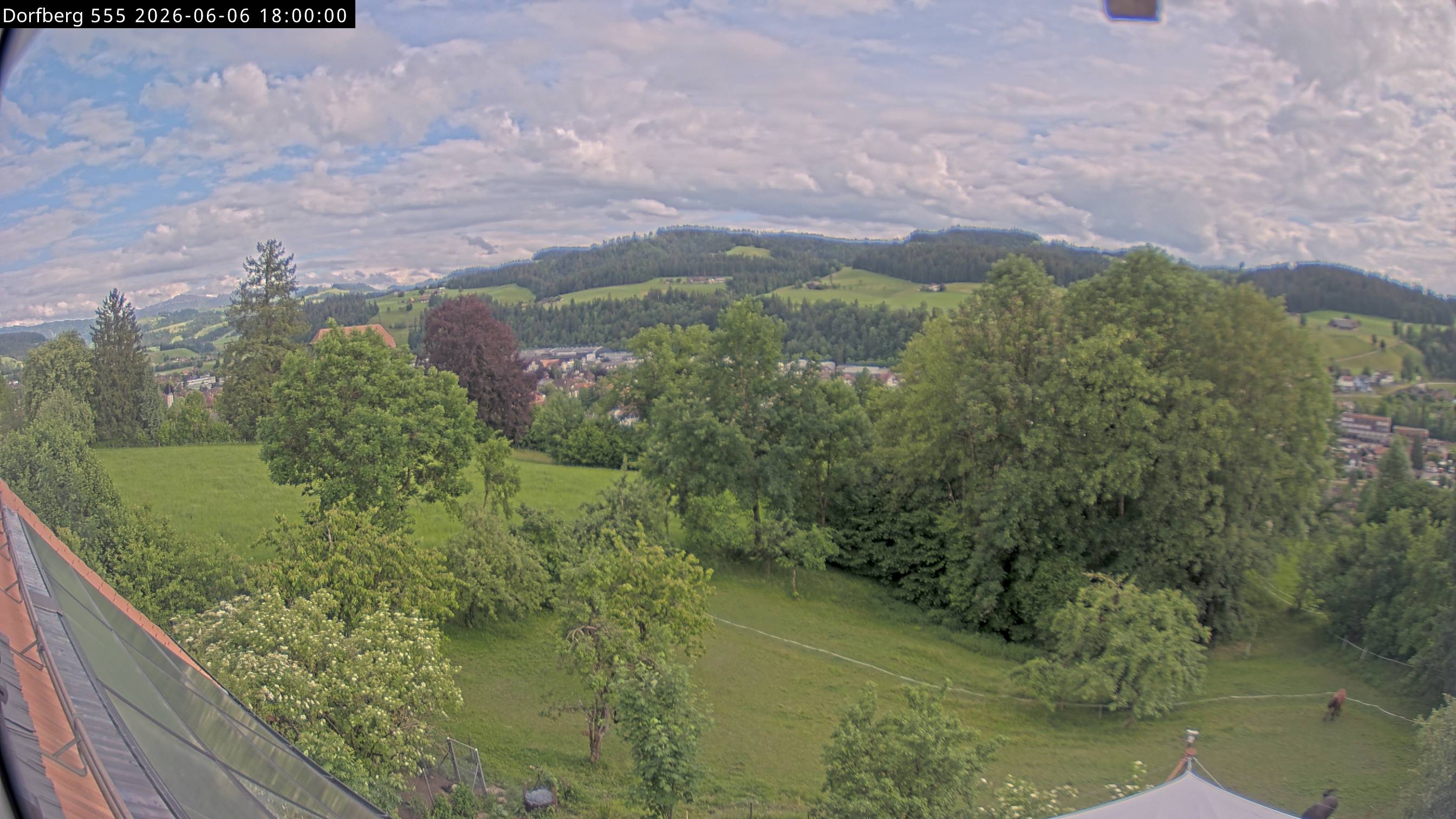 Webcam-Bild: Aussicht vom Dorfberg in Langnau 20260606-180000