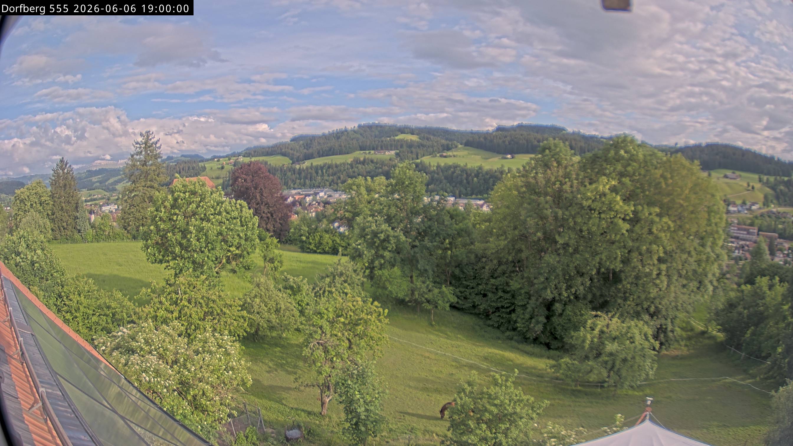 Webcam-Bild: Aussicht vom Dorfberg in Langnau 20260606-190000