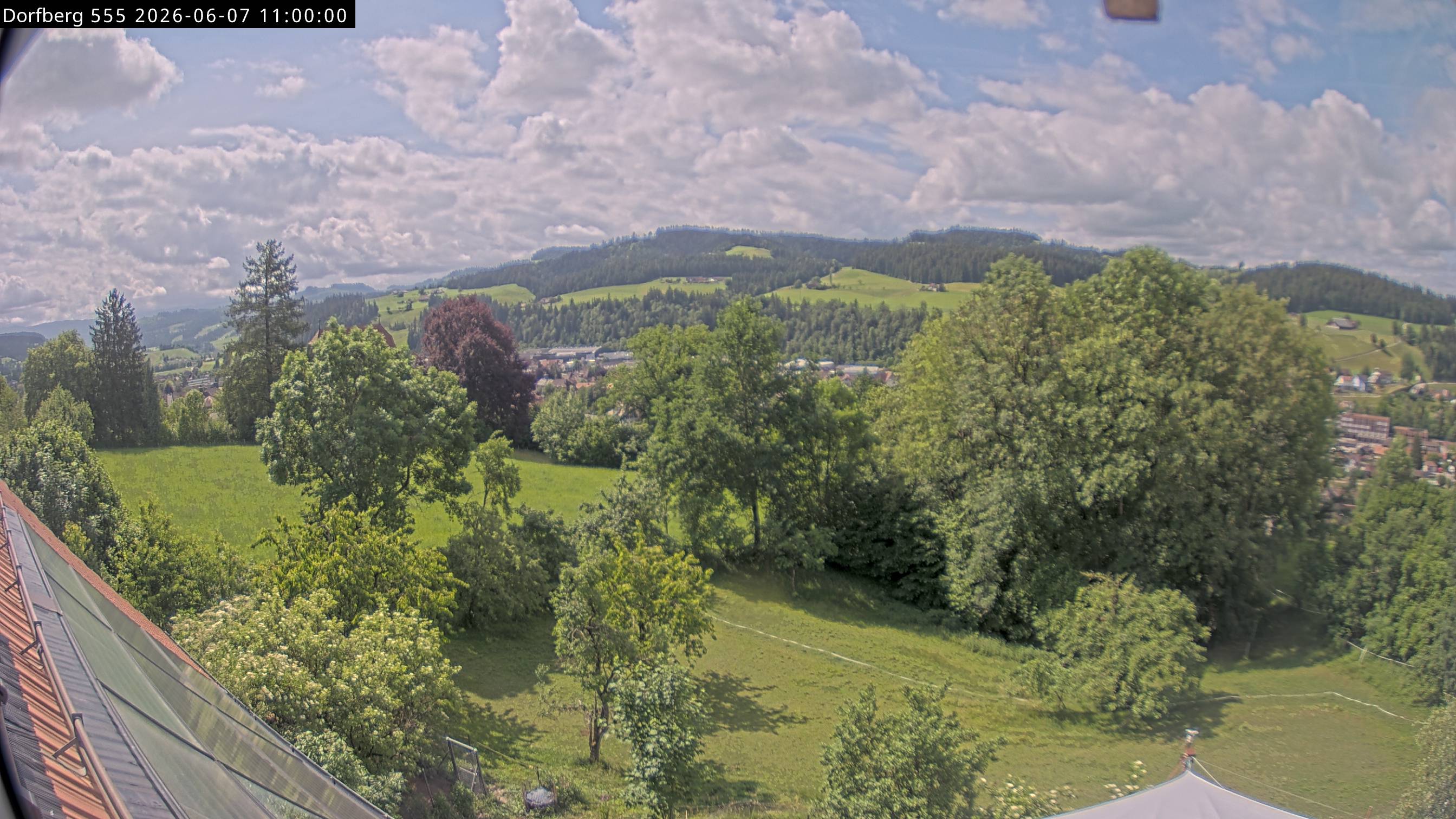 Webcam-Bild: Aussicht vom Dorfberg in Langnau 20260607-110000