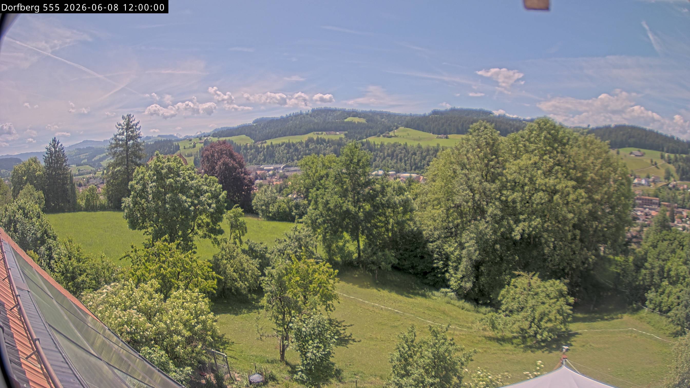 Webcam-Bild: Aussicht vom Dorfberg in Langnau 20260608-120000