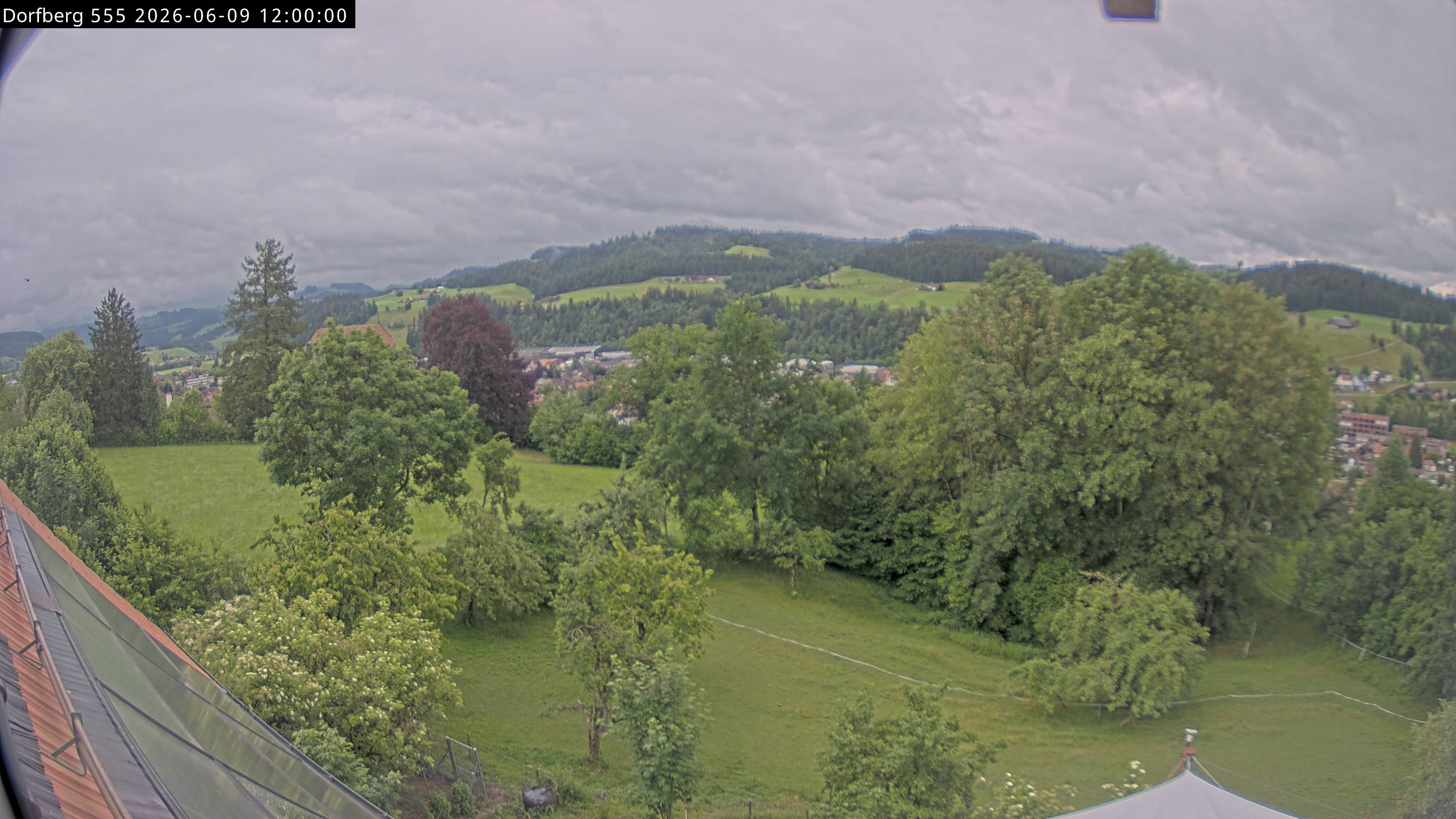 Webcam-Bild: Aussicht vom Dorfberg in Langnau 20260609-120000