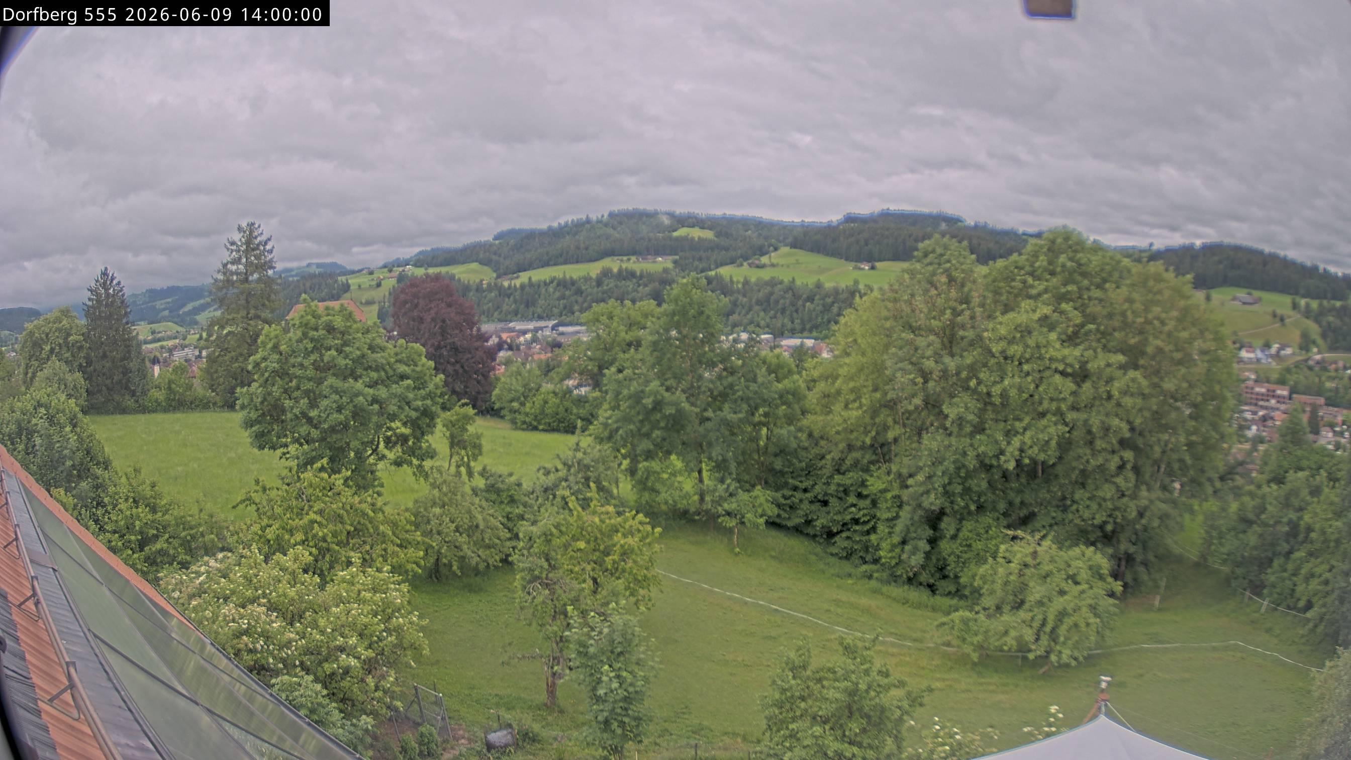Webcam-Bild: Aussicht vom Dorfberg in Langnau 20260609-140000