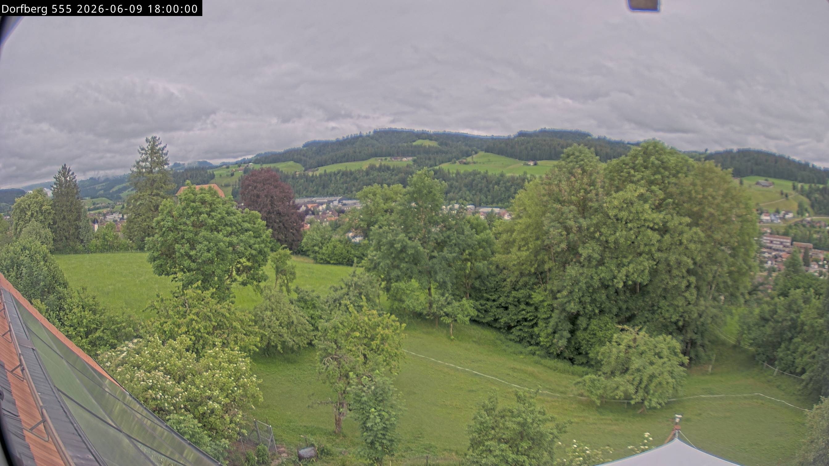 Webcam-Bild: Aussicht vom Dorfberg in Langnau 20260609-180000