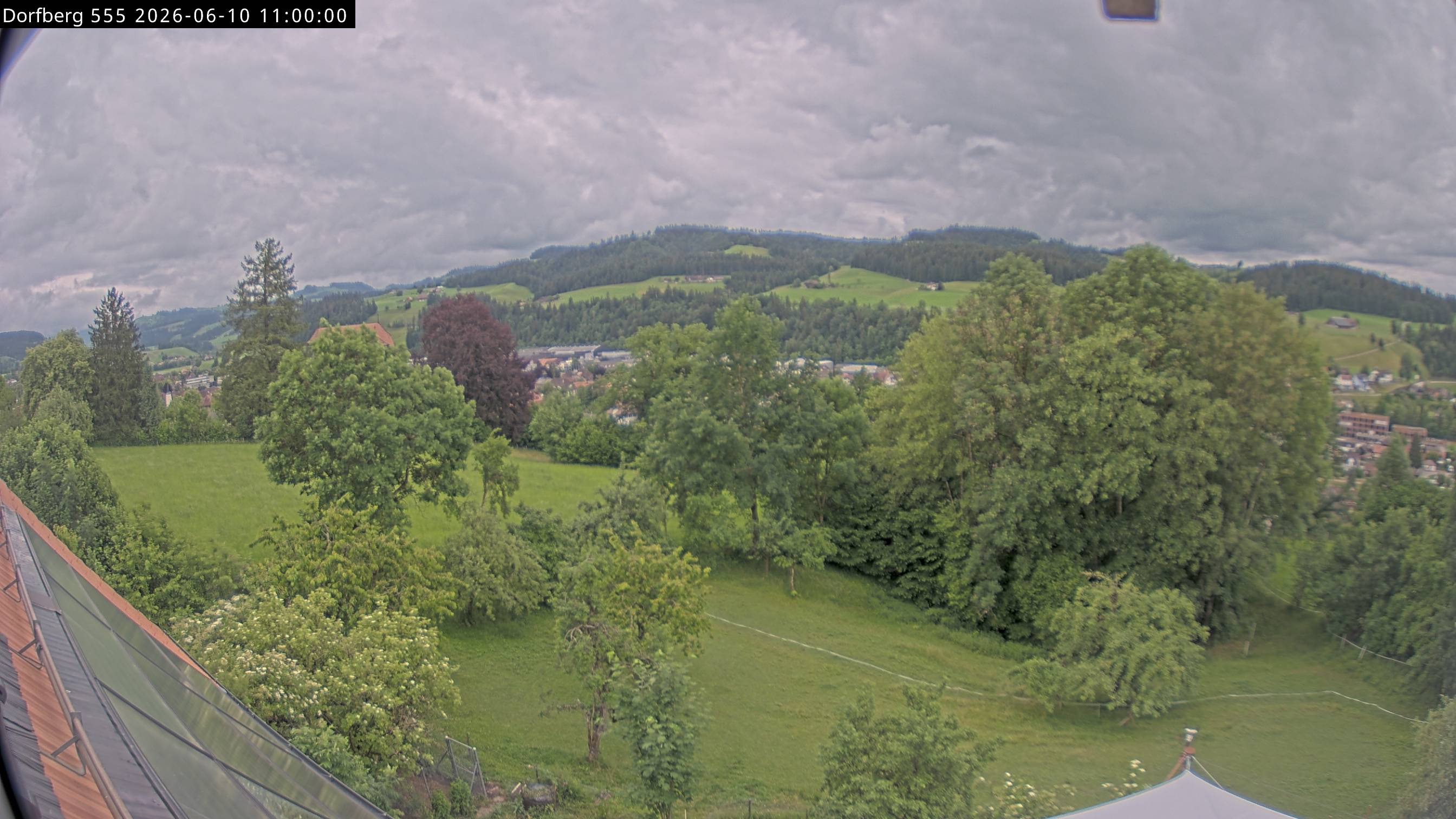 Webcam-Bild: Aussicht vom Dorfberg in Langnau 20260610-110000