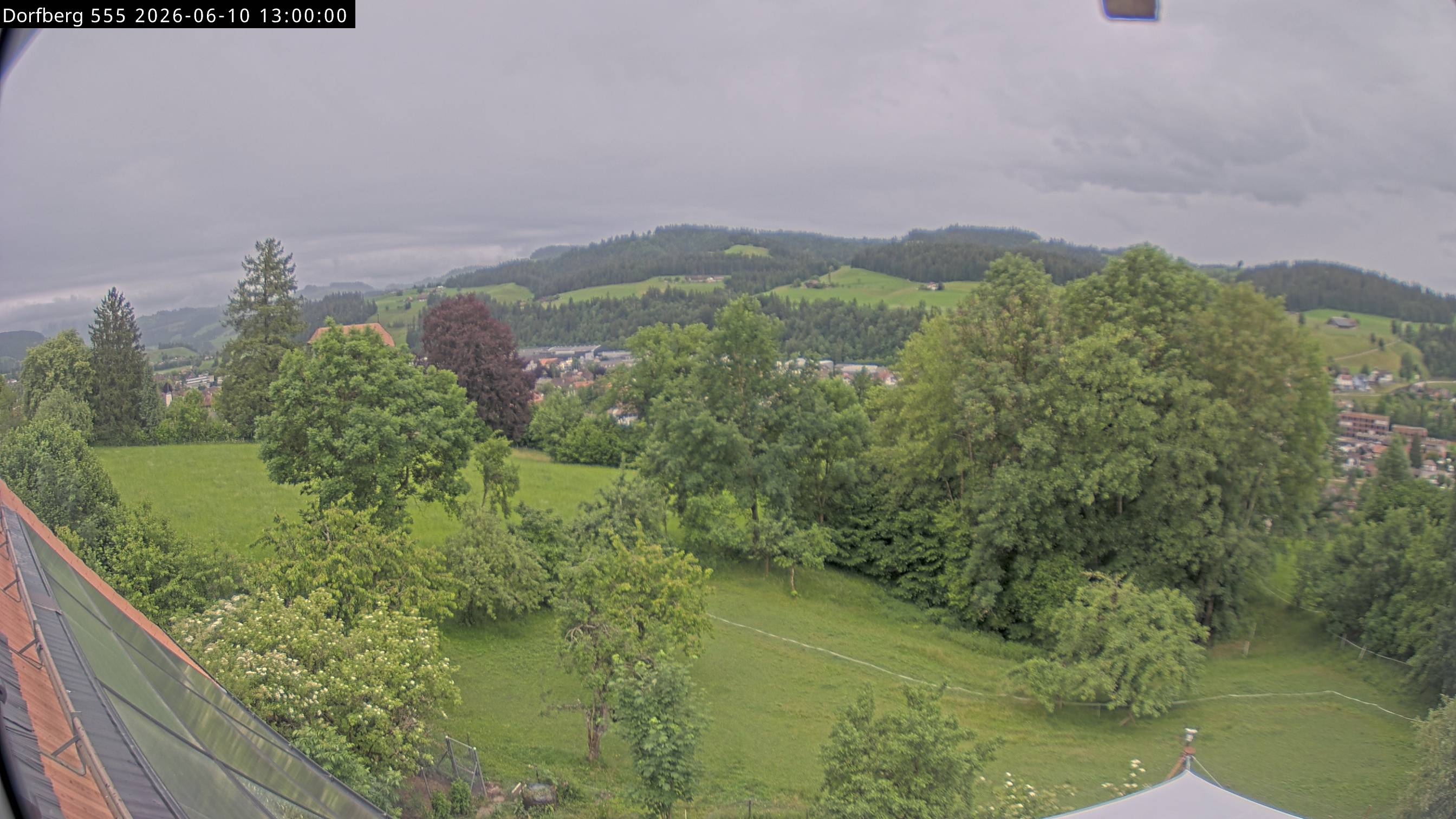 Webcam-Bild: Aussicht vom Dorfberg in Langnau 20260610-130000