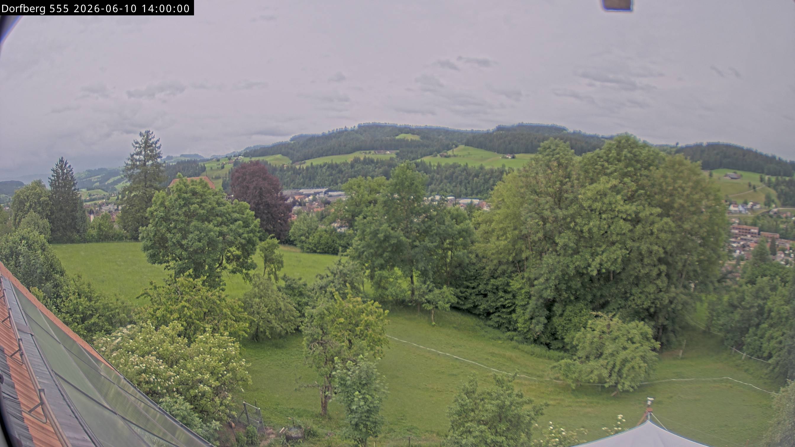 Webcam-Bild: Aussicht vom Dorfberg in Langnau 20260610-140000