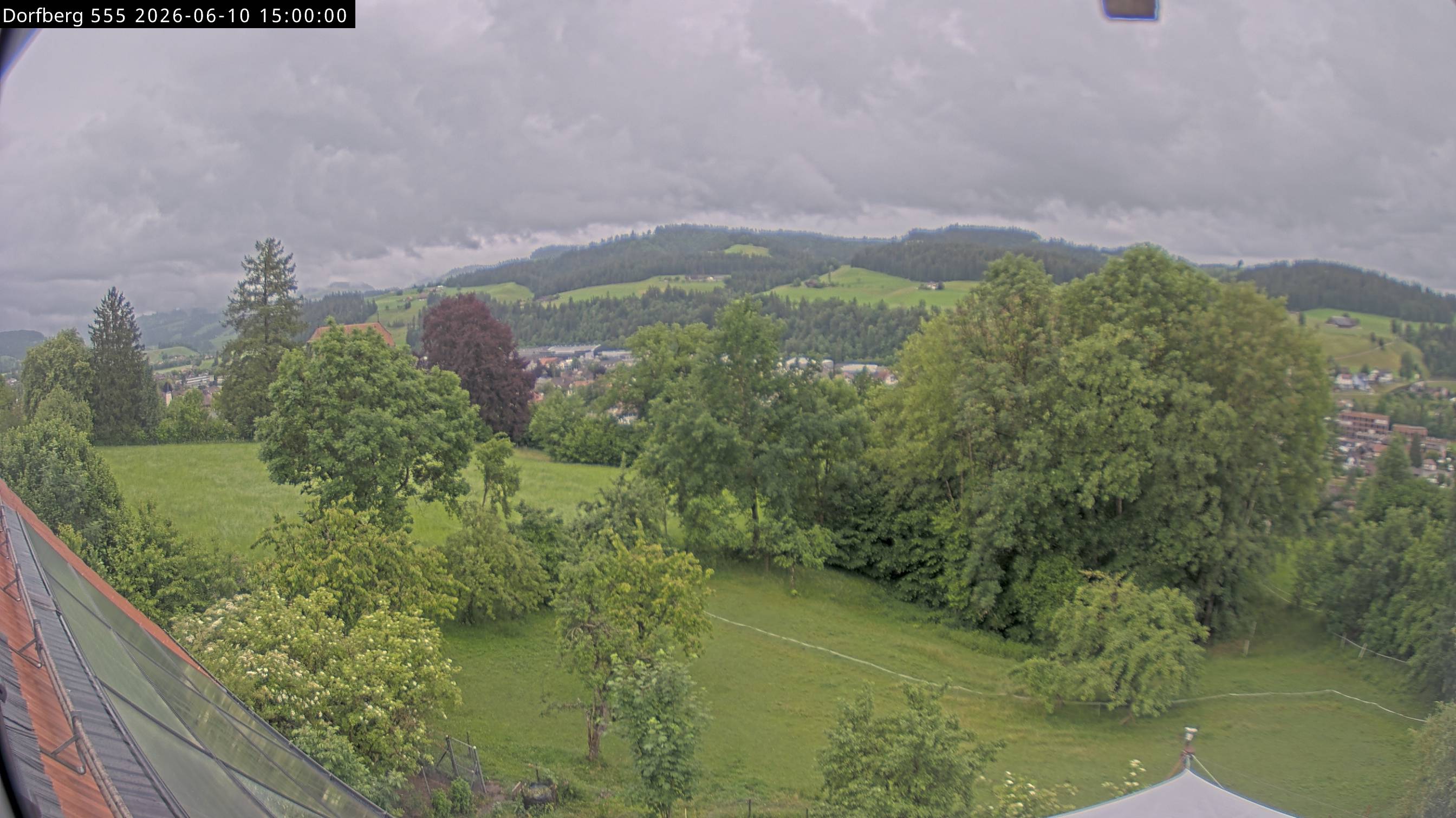 Webcam-Bild: Aussicht vom Dorfberg in Langnau 20260610-150000