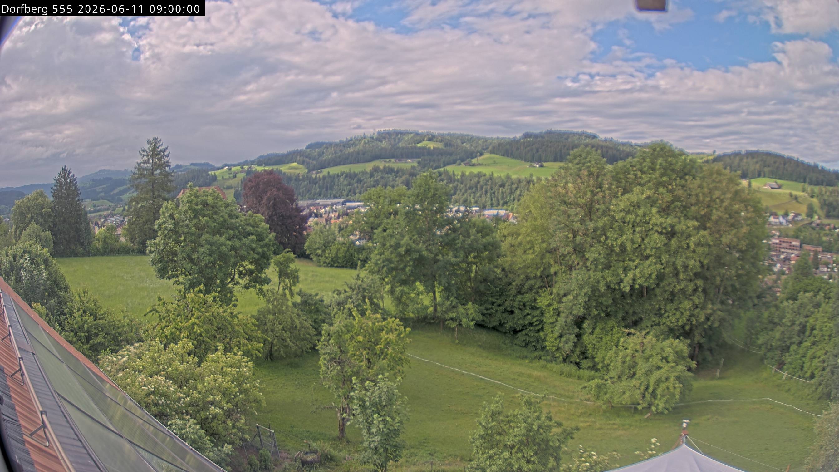 Webcam-Bild: Aussicht vom Dorfberg in Langnau 20260611-090000