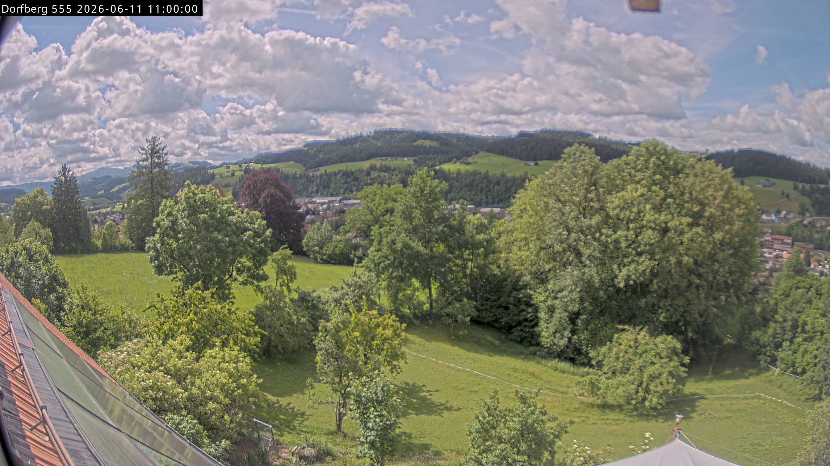 Webcam-Bild: Aussicht vom Dorfberg in Langnau 20260611-110000