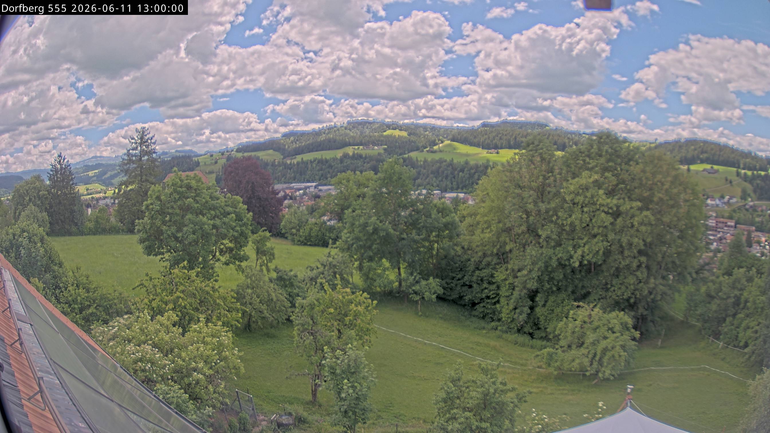 Webcam-Bild: Aussicht vom Dorfberg in Langnau 20260611-130000