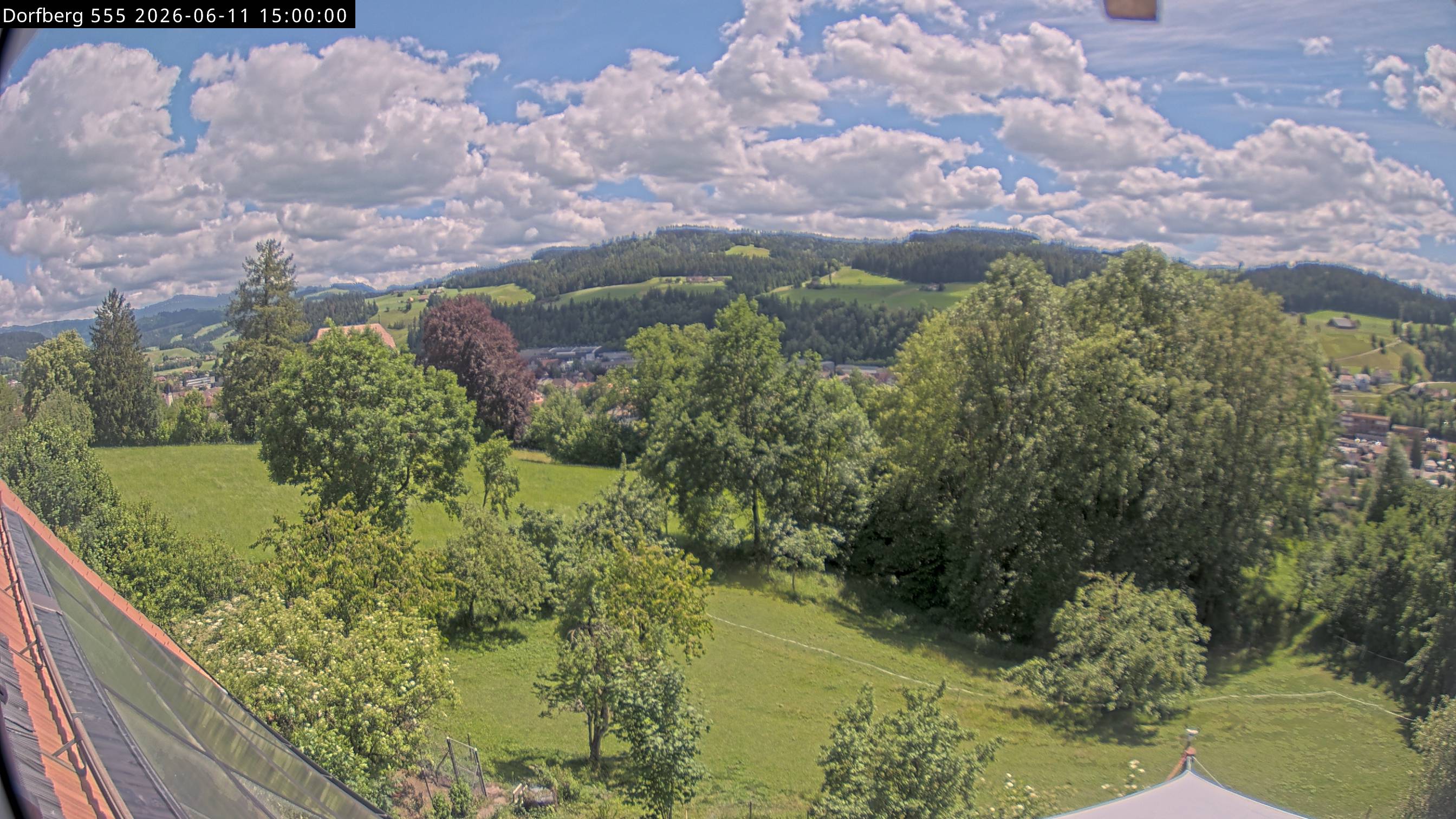 Webcam-Bild: Aussicht vom Dorfberg in Langnau 20260611-150000