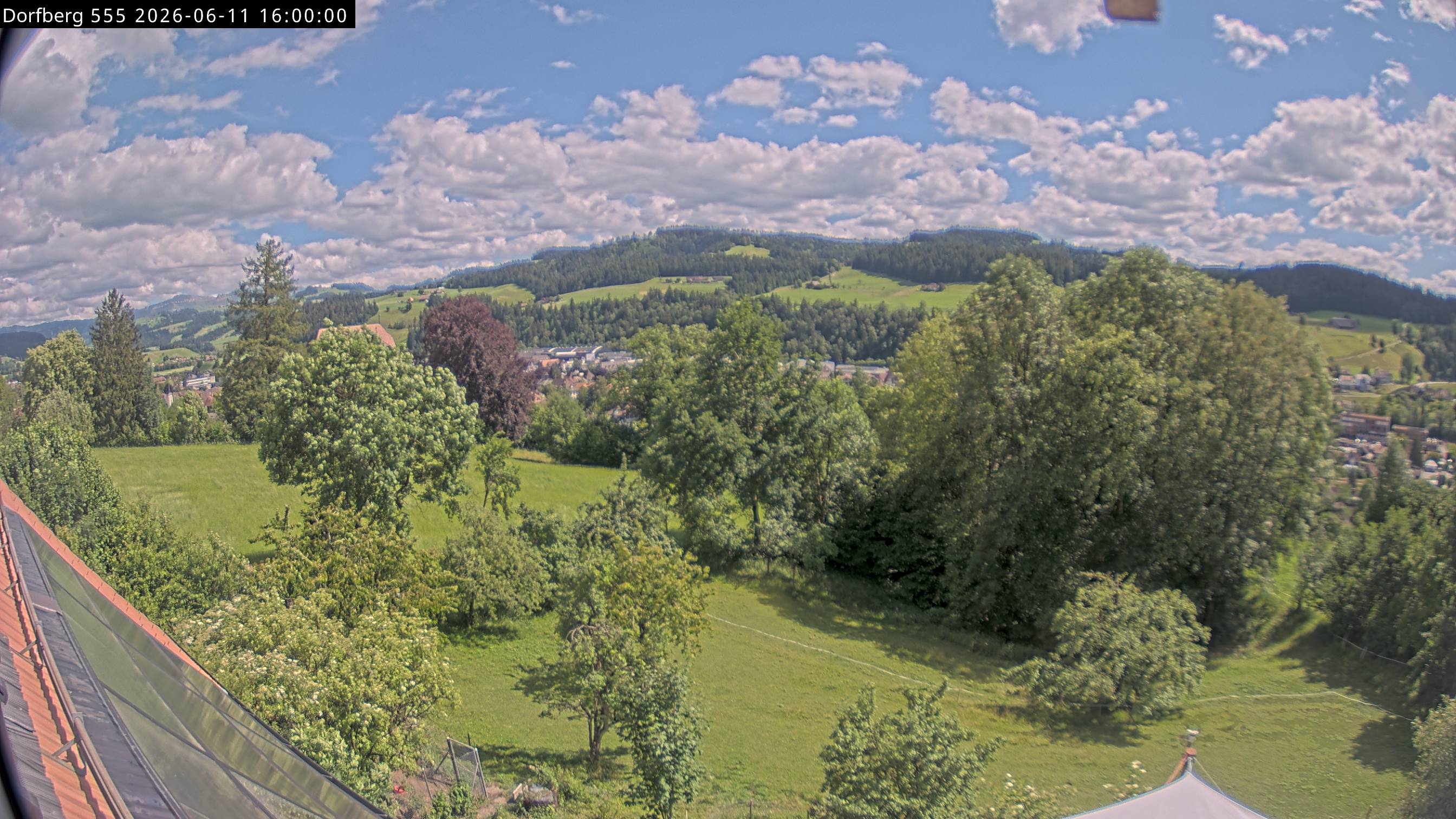 Webcam-Bild: Aussicht vom Dorfberg in Langnau 20260611-160000