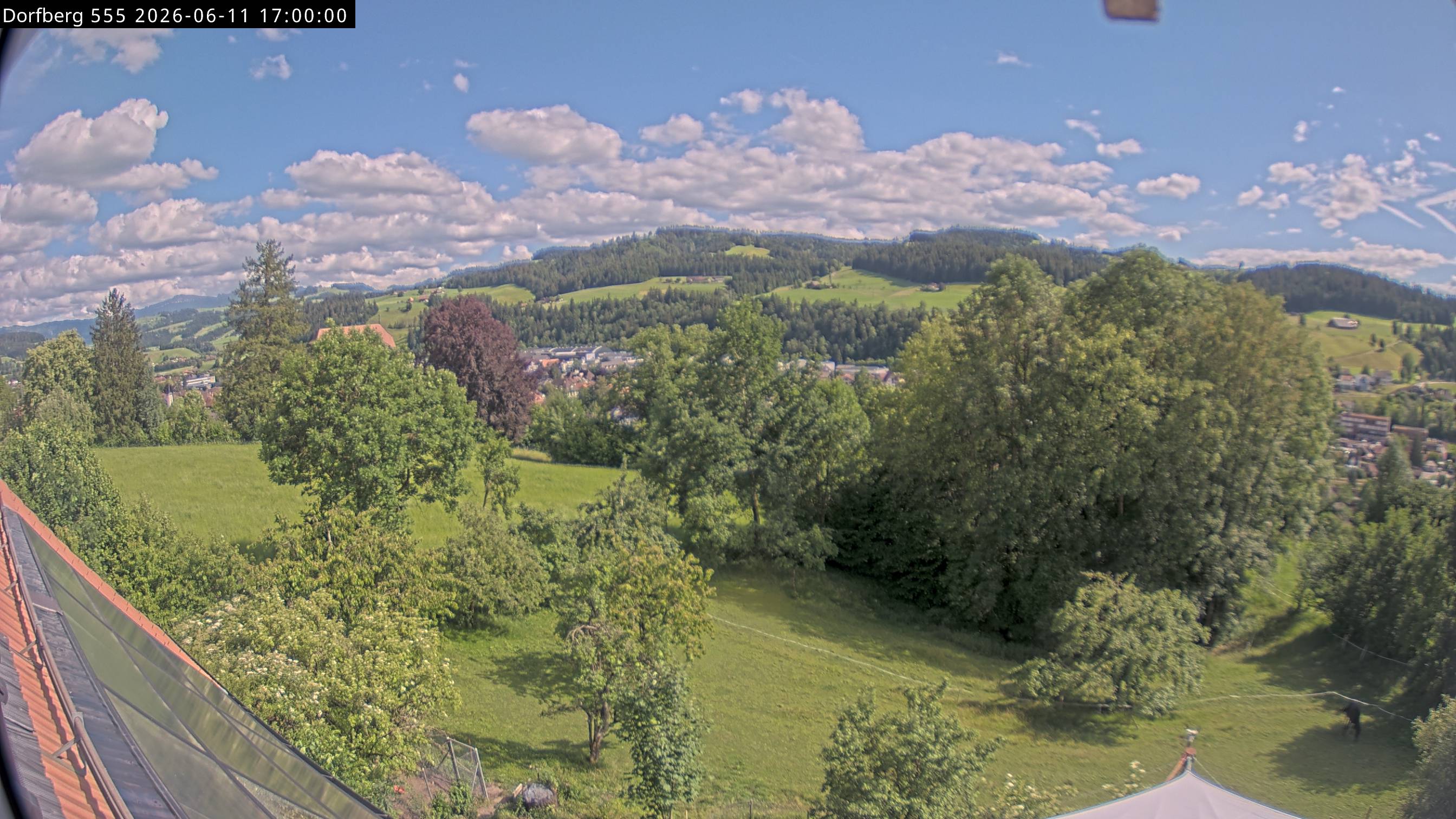 Webcam-Bild: Aussicht vom Dorfberg in Langnau 20260611-170000