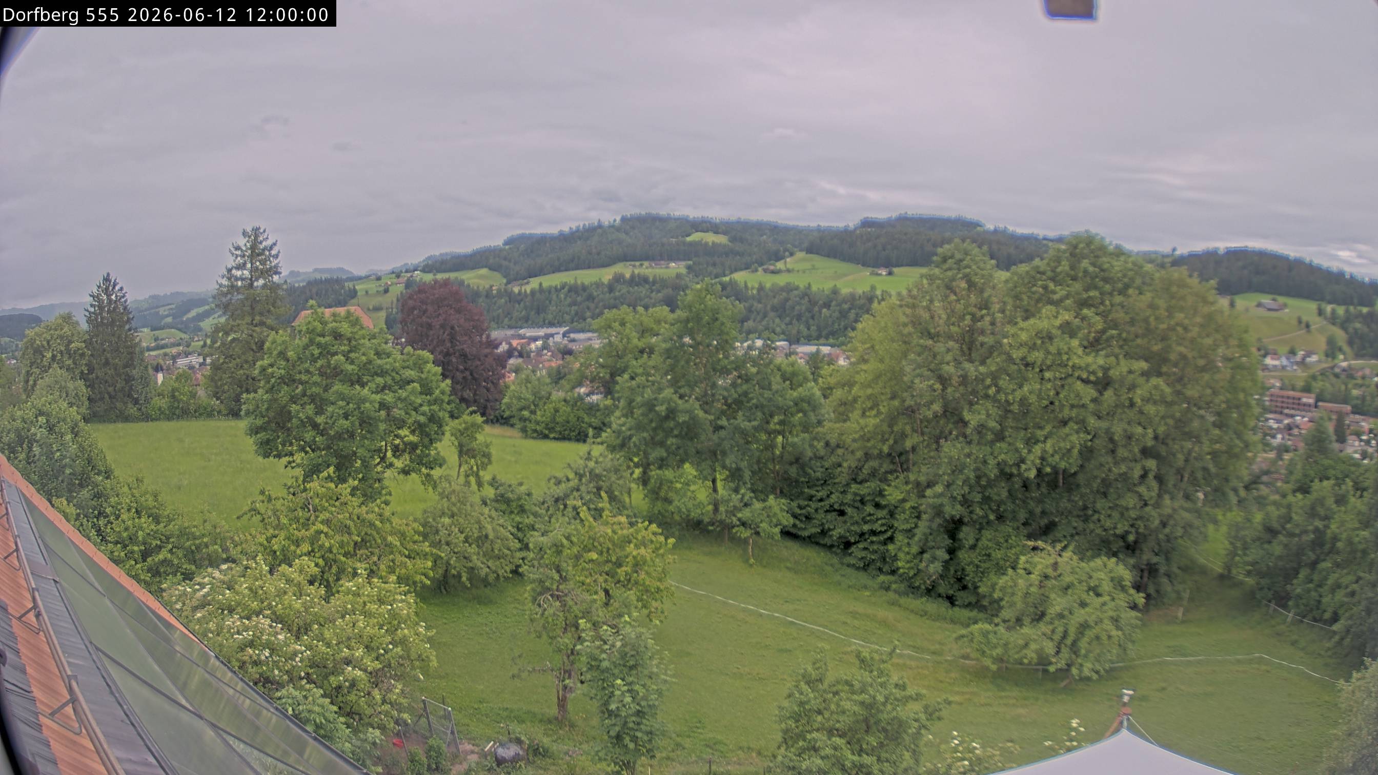 Webcam-Bild: Aussicht vom Dorfberg in Langnau 20260612-120000