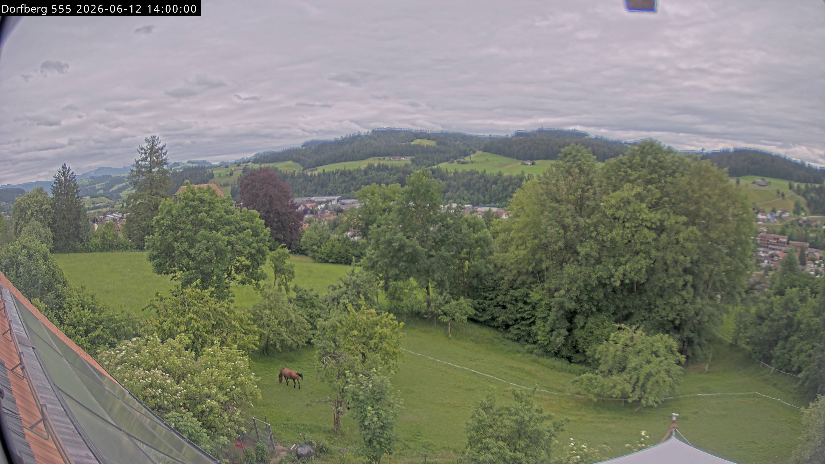 Webcam-Bild: Aussicht vom Dorfberg in Langnau 20260612-140000