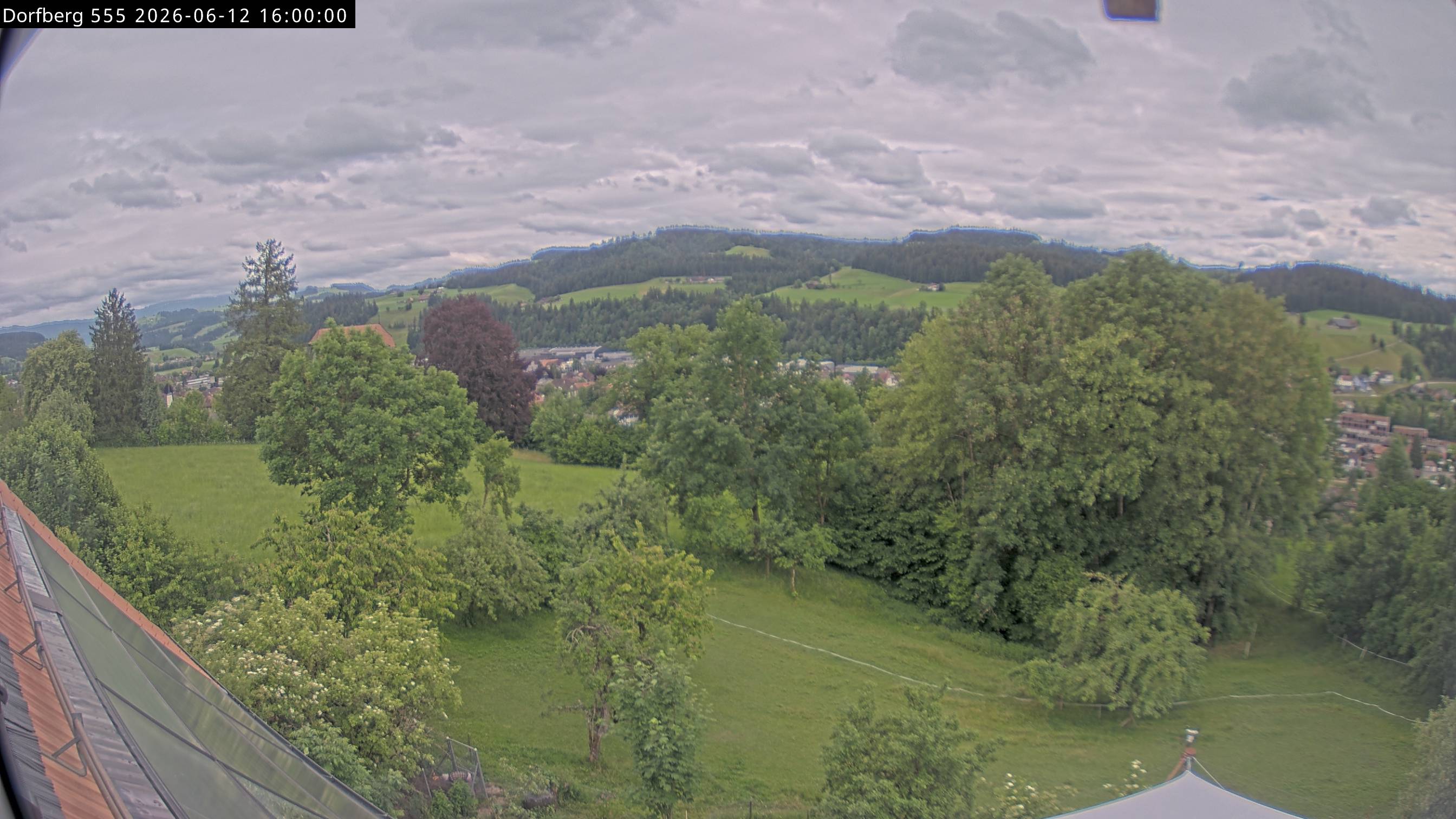 Webcam-Bild: Aussicht vom Dorfberg in Langnau 20260612-160000