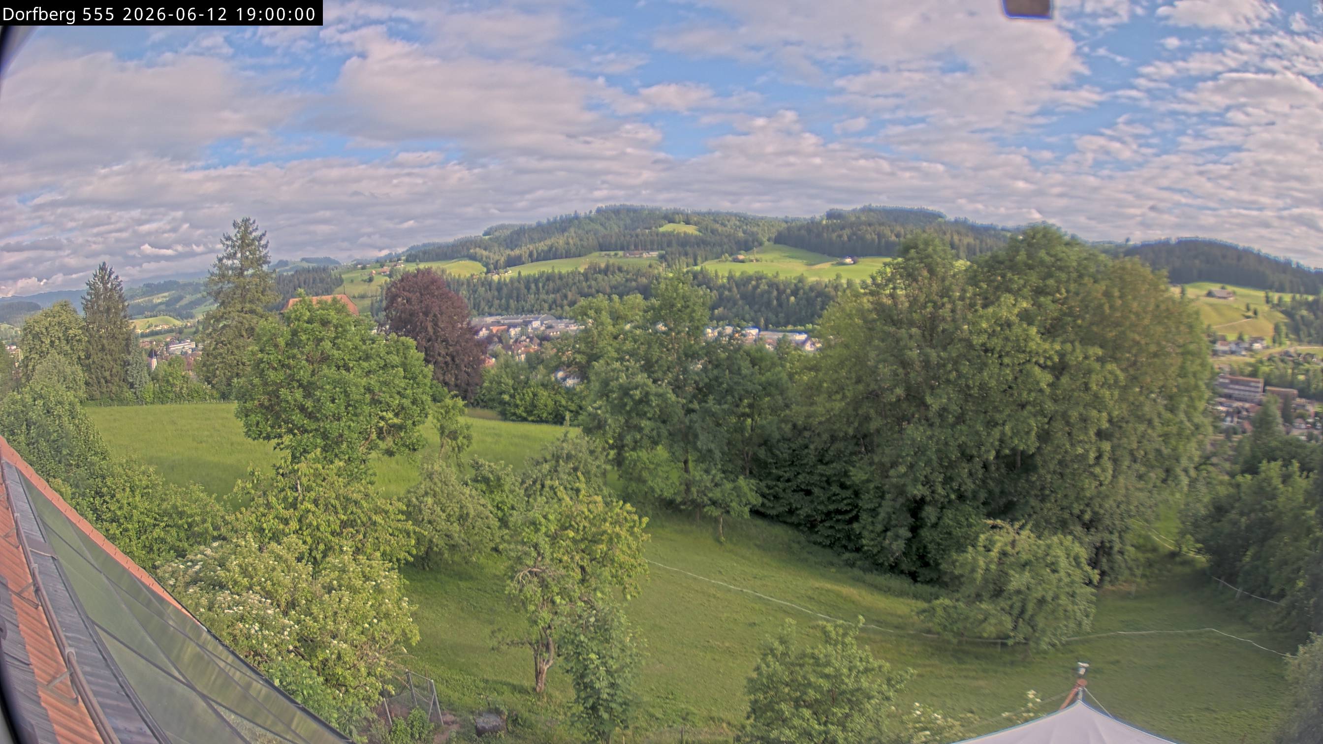 Webcam-Bild: Aussicht vom Dorfberg in Langnau 20260612-190000