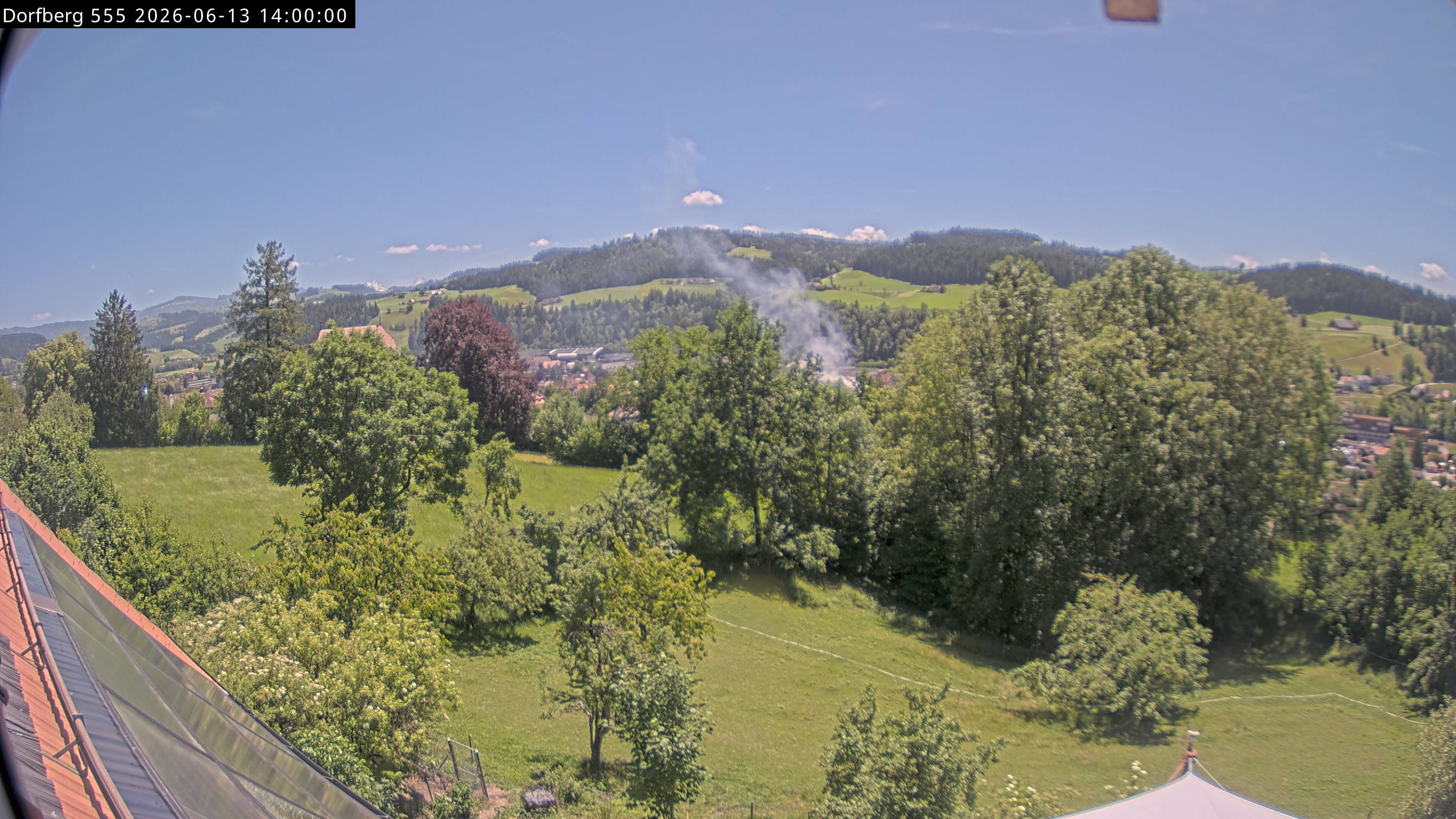 Webcam-Bild: Aussicht vom Dorfberg in Langnau 20260613-140000