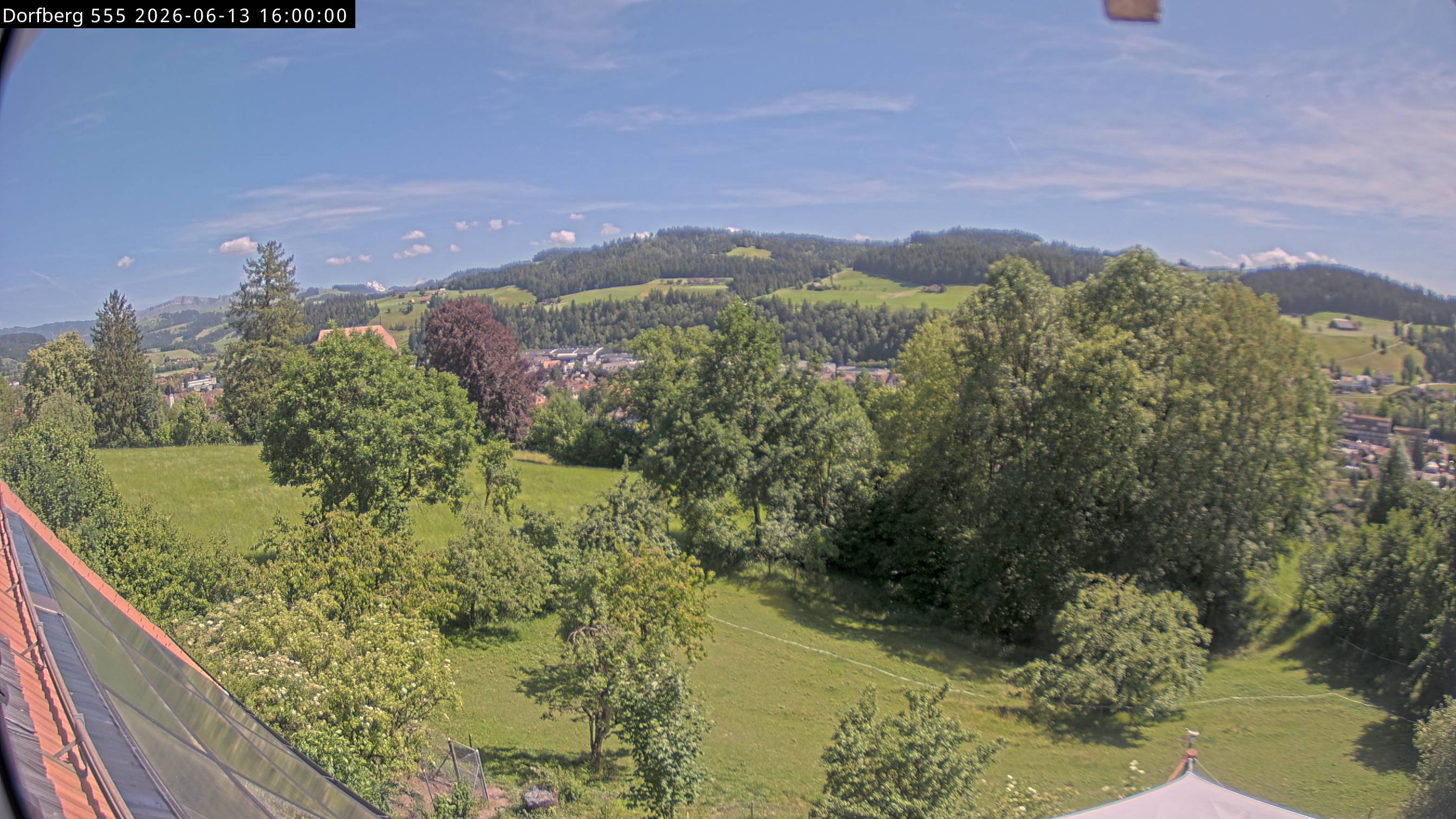 Webcam-Bild: Aussicht vom Dorfberg in Langnau 20260613-160000