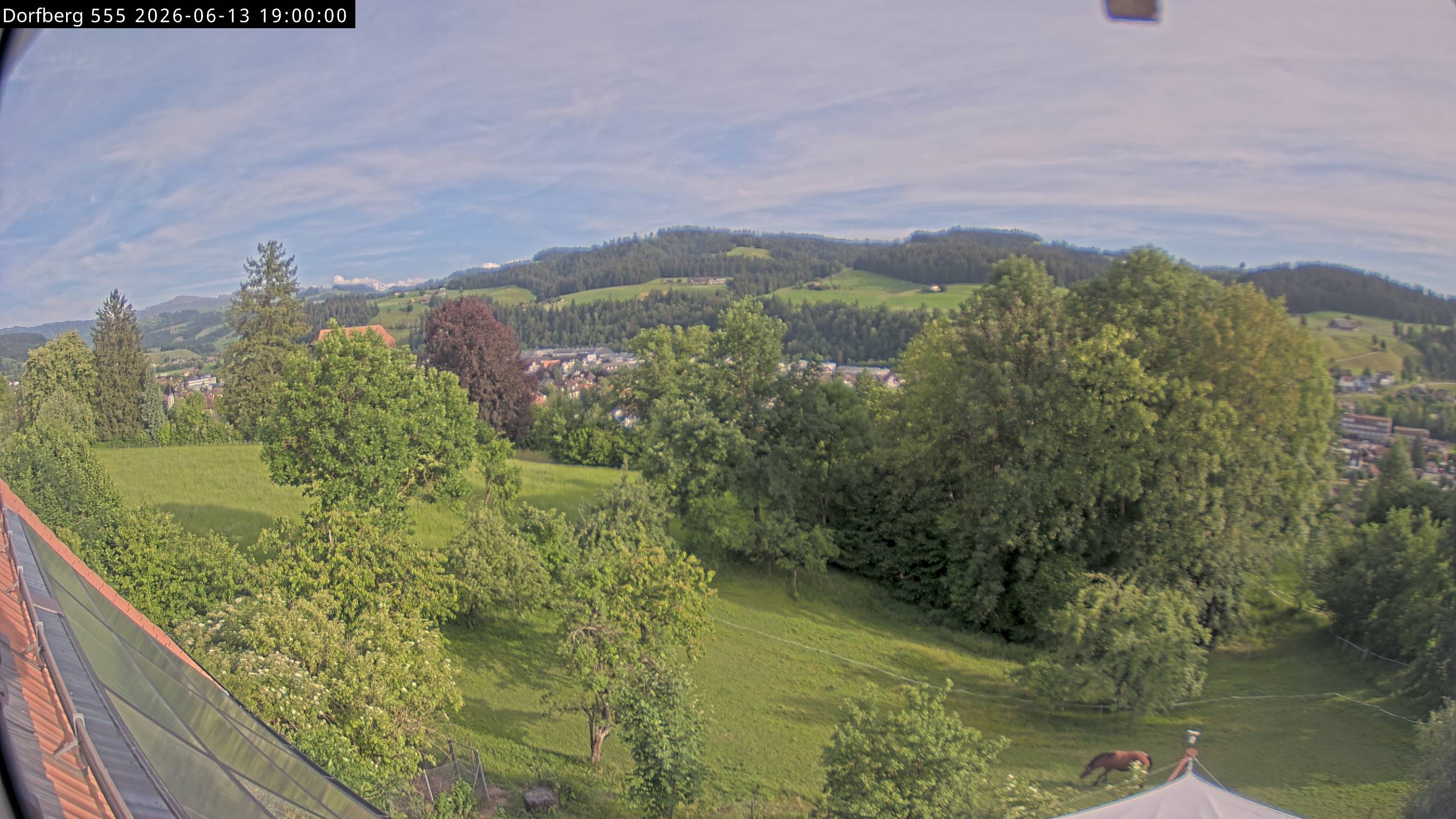 Webcam-Bild: Aussicht vom Dorfberg in Langnau 20260613-190000