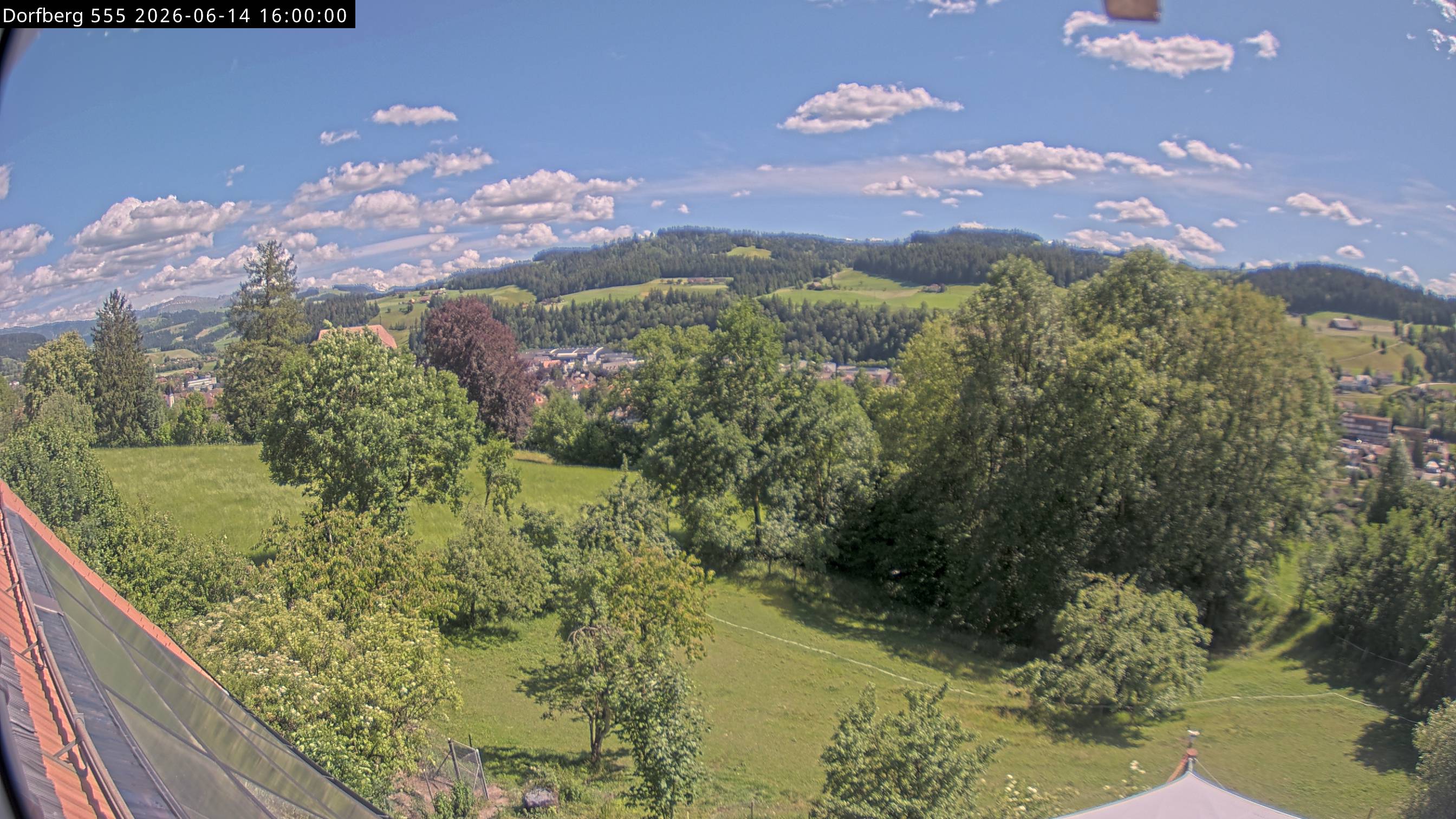 Webcam-Bild: Aussicht vom Dorfberg in Langnau 20260614-160000