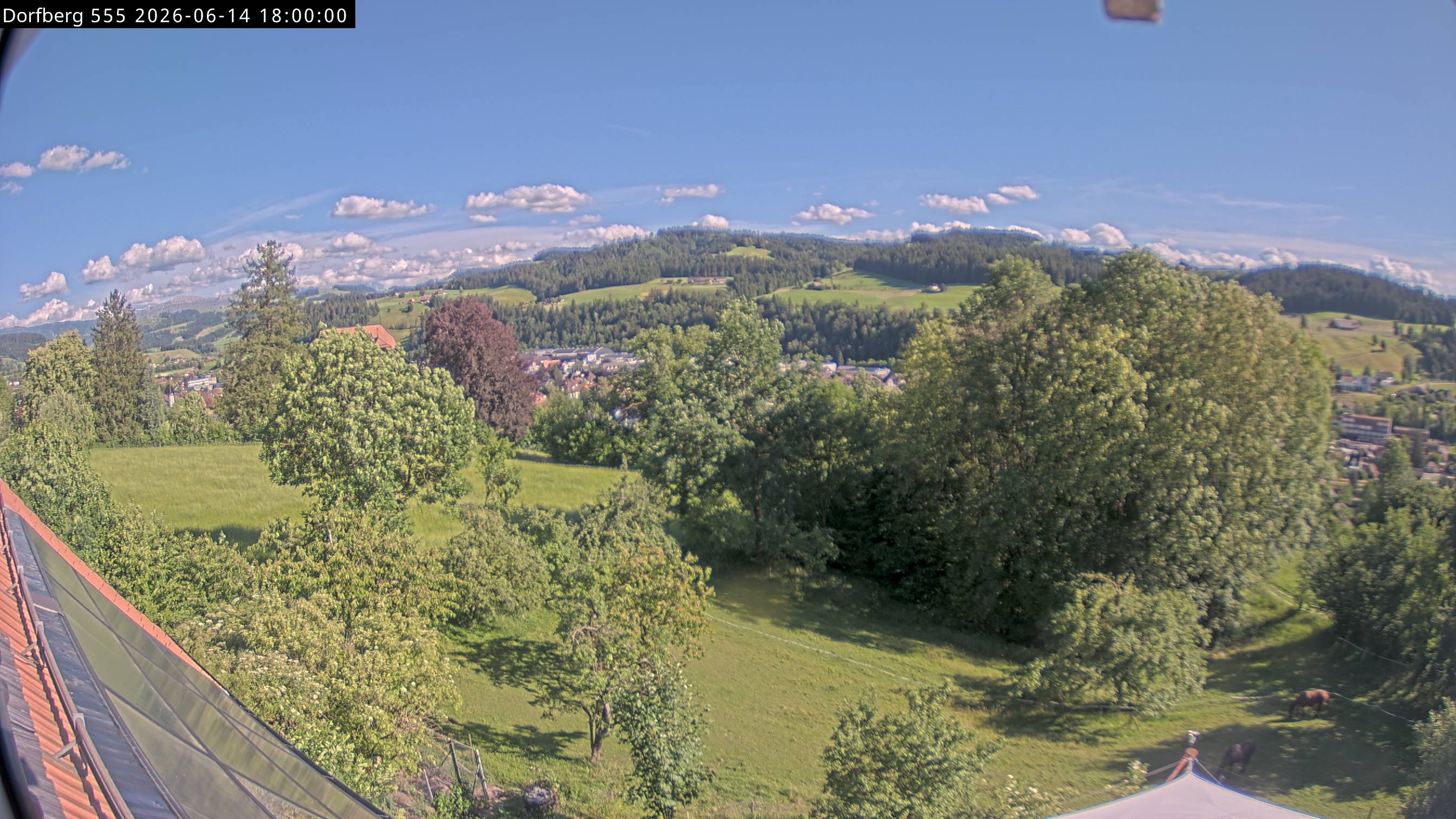 Webcam-Bild: Aussicht vom Dorfberg in Langnau 20260614-180000