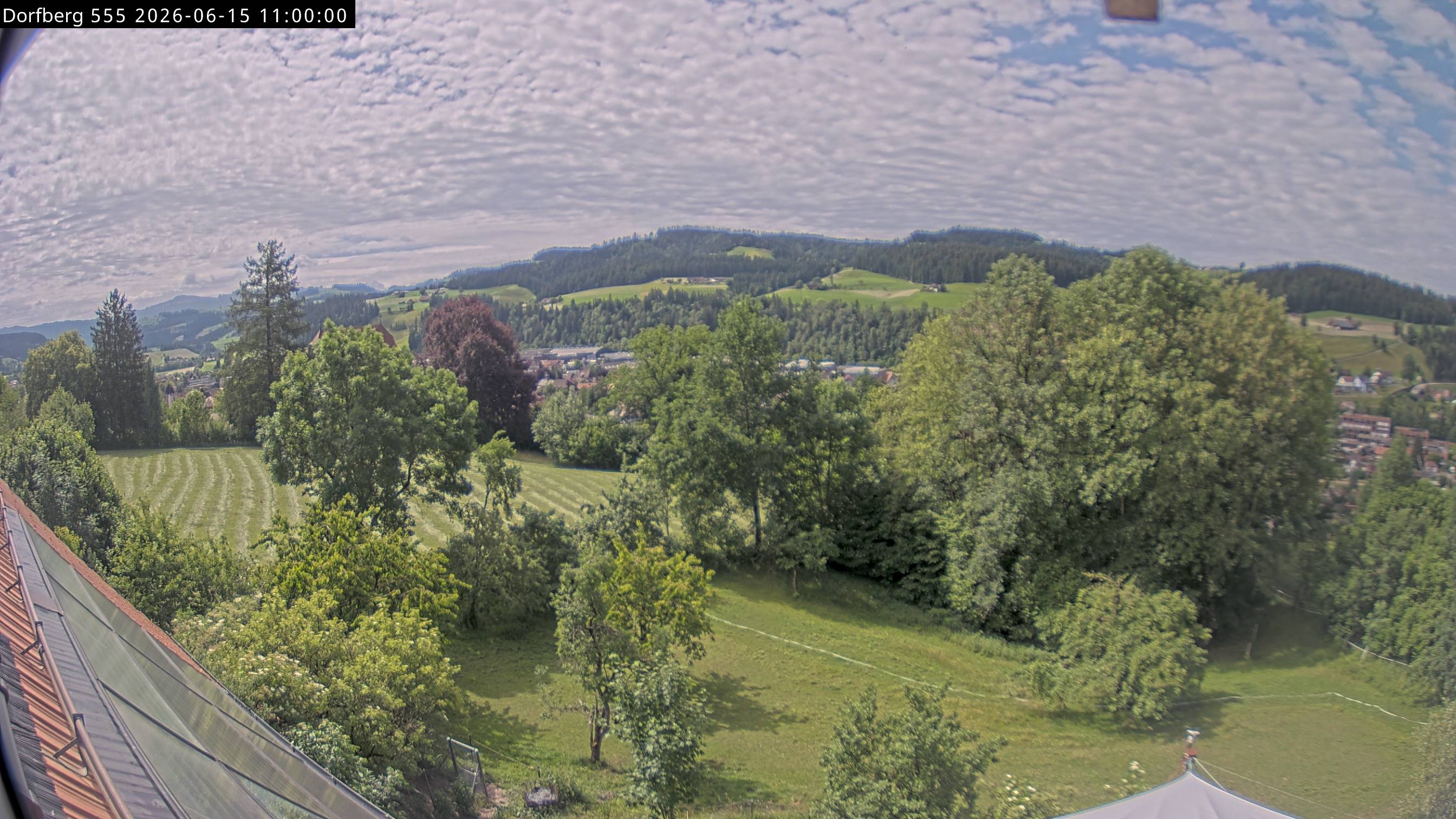 Webcam-Bild: Aussicht vom Dorfberg in Langnau 20260615-110000