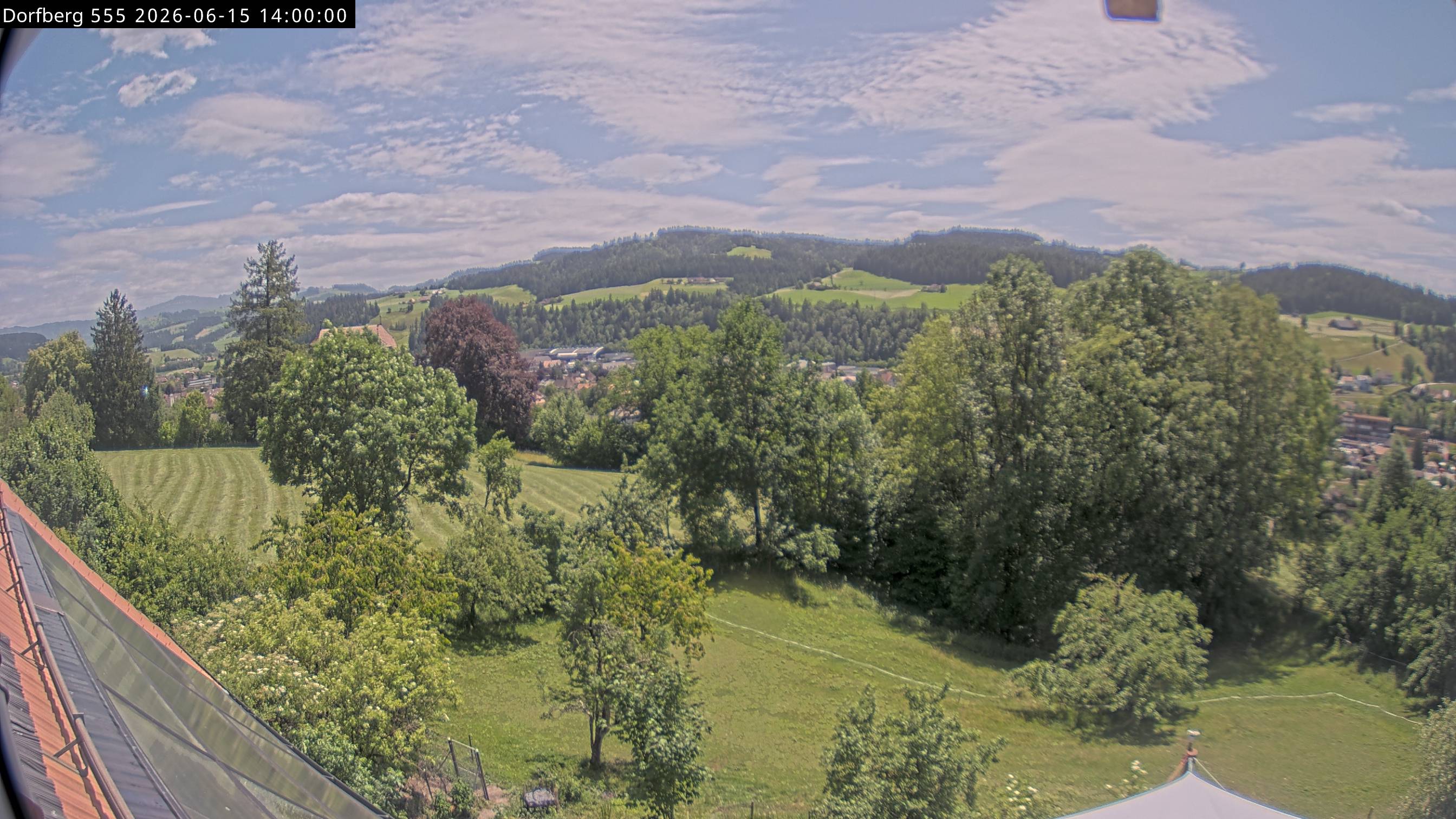 Webcam-Bild: Aussicht vom Dorfberg in Langnau 20260615-140000