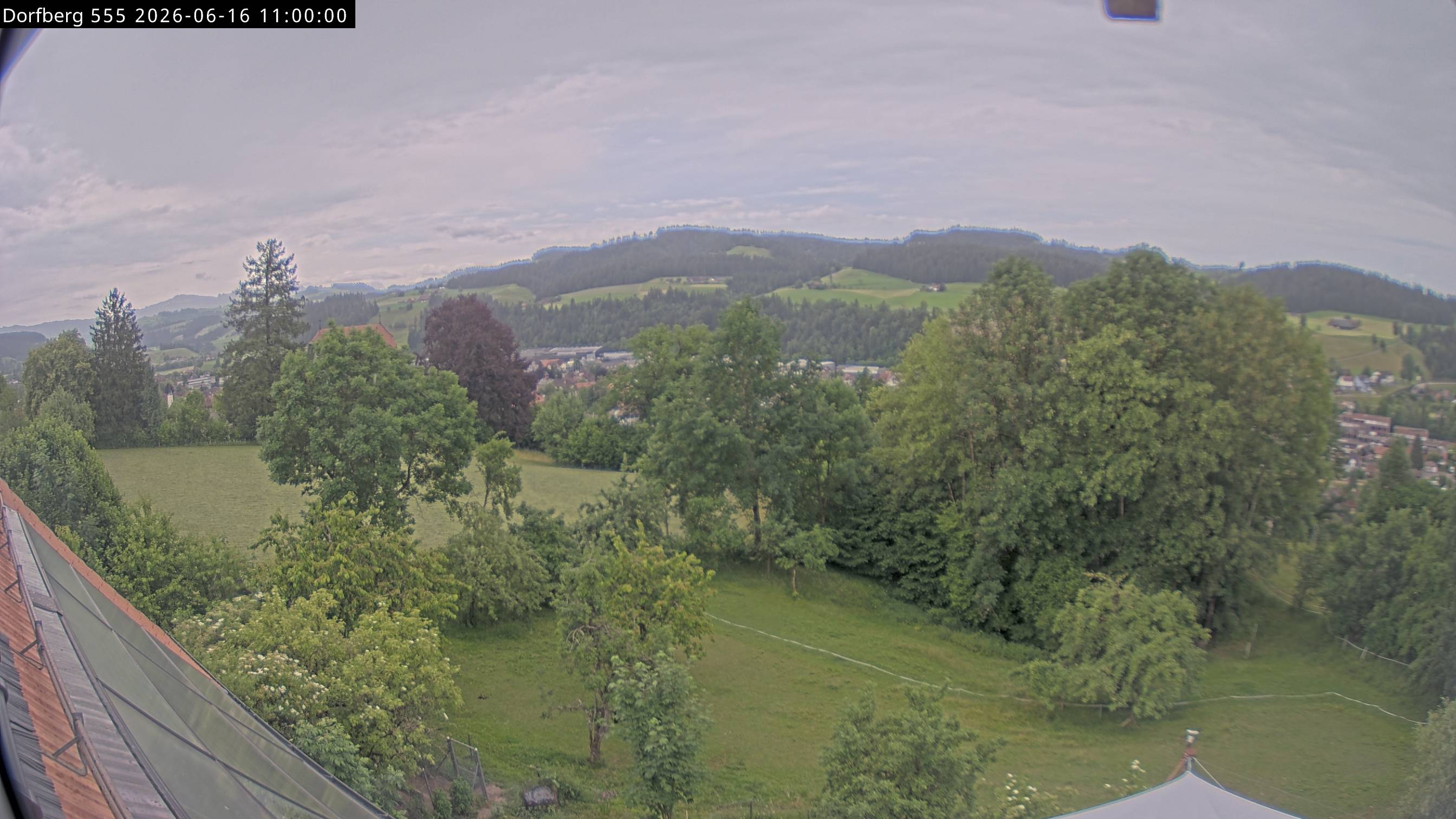 Webcam-Bild: Aussicht vom Dorfberg in Langnau 20260616-110000