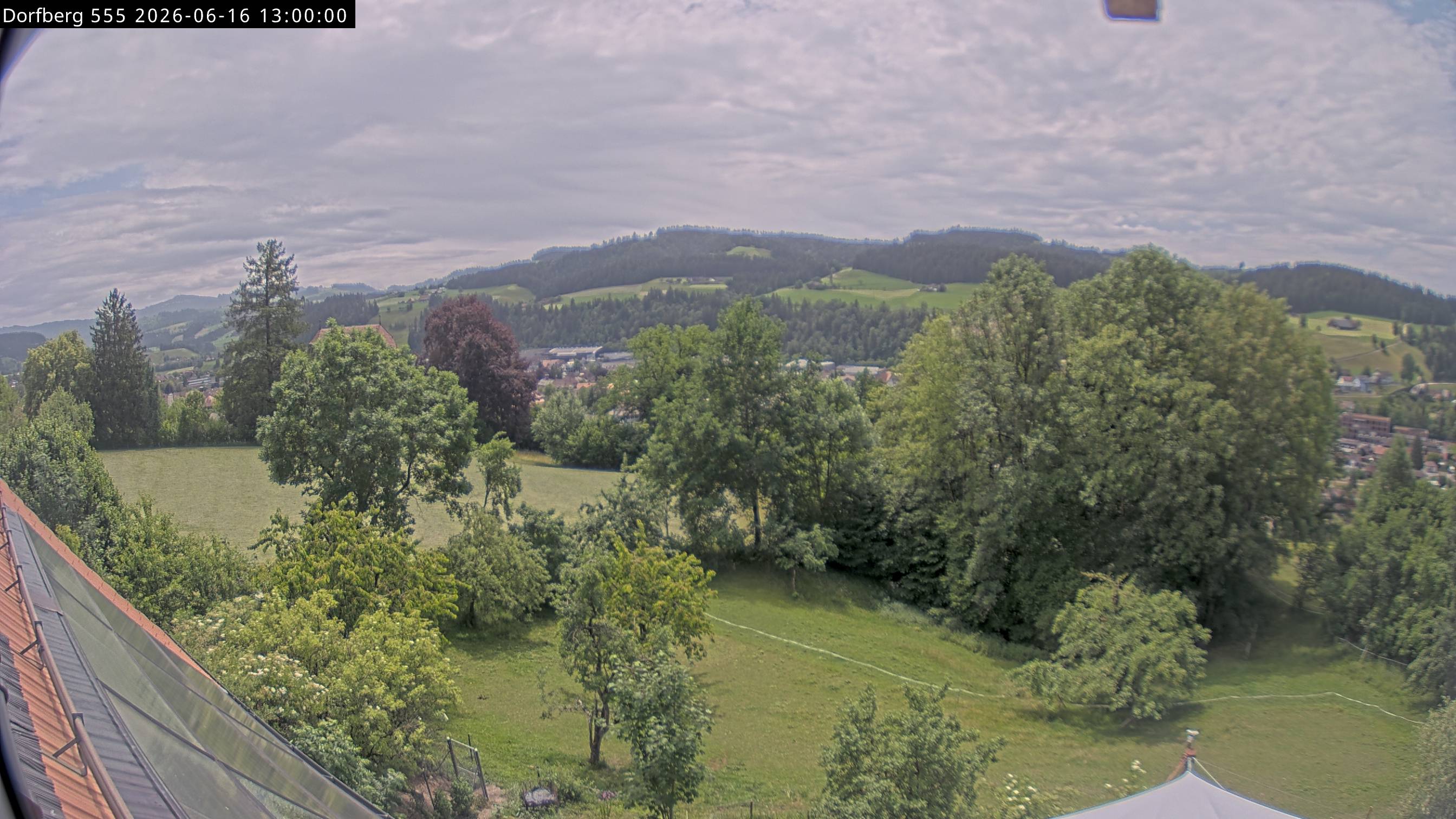 Webcam-Bild: Aussicht vom Dorfberg in Langnau 20260616-130000
