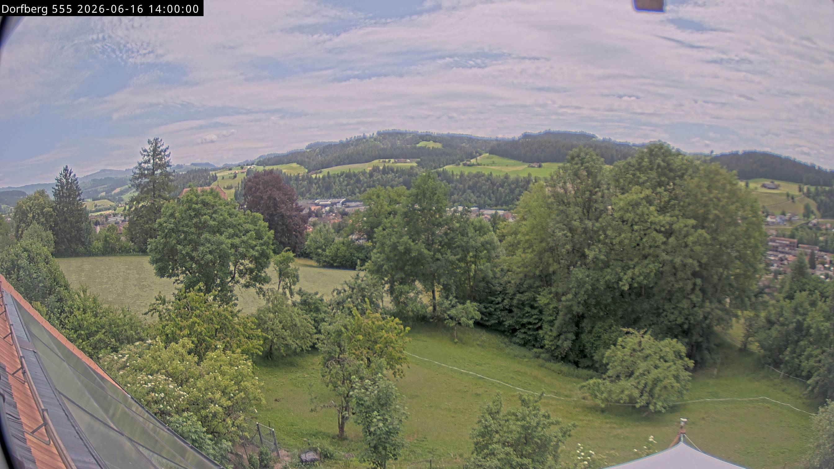 Webcam-Bild: Aussicht vom Dorfberg in Langnau 20260616-140000