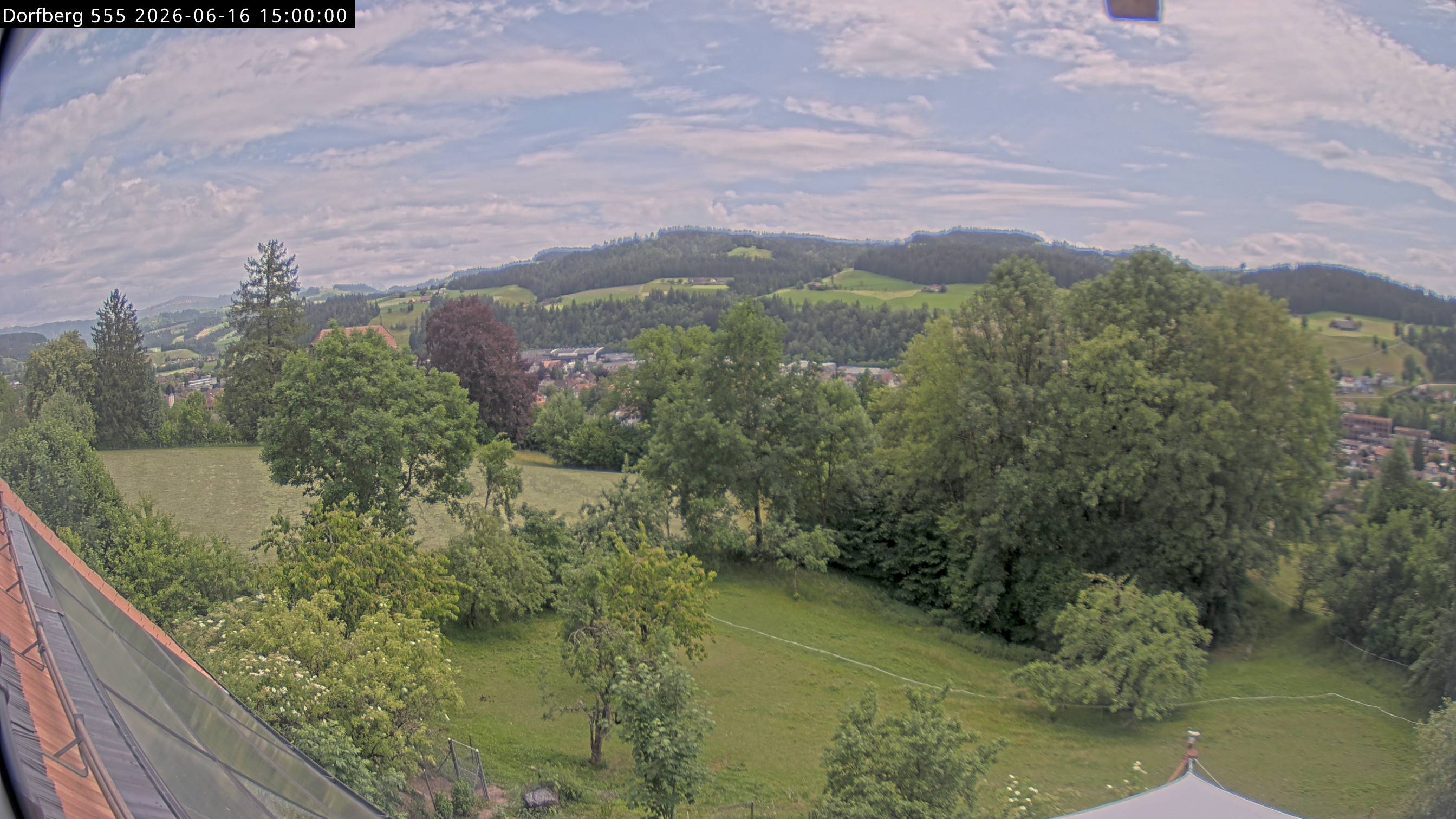 Webcam-Bild: Aussicht vom Dorfberg in Langnau 20260616-150000