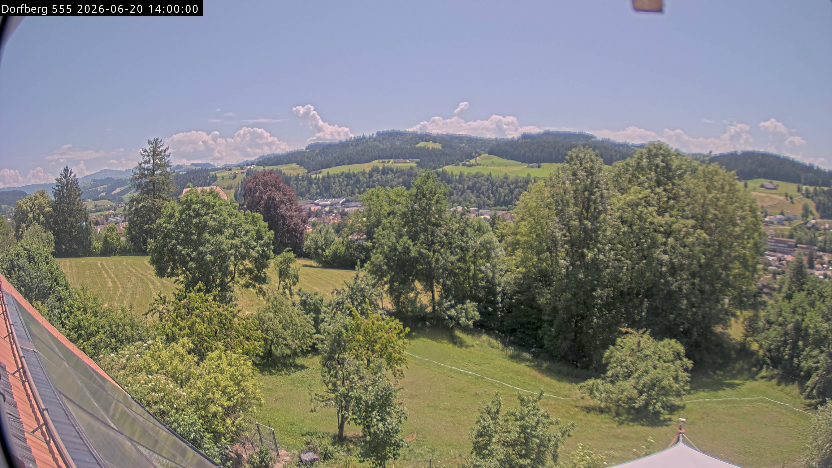 Webcam-Bild: Aussicht vom Dorfberg in Langnau 20260620-140000