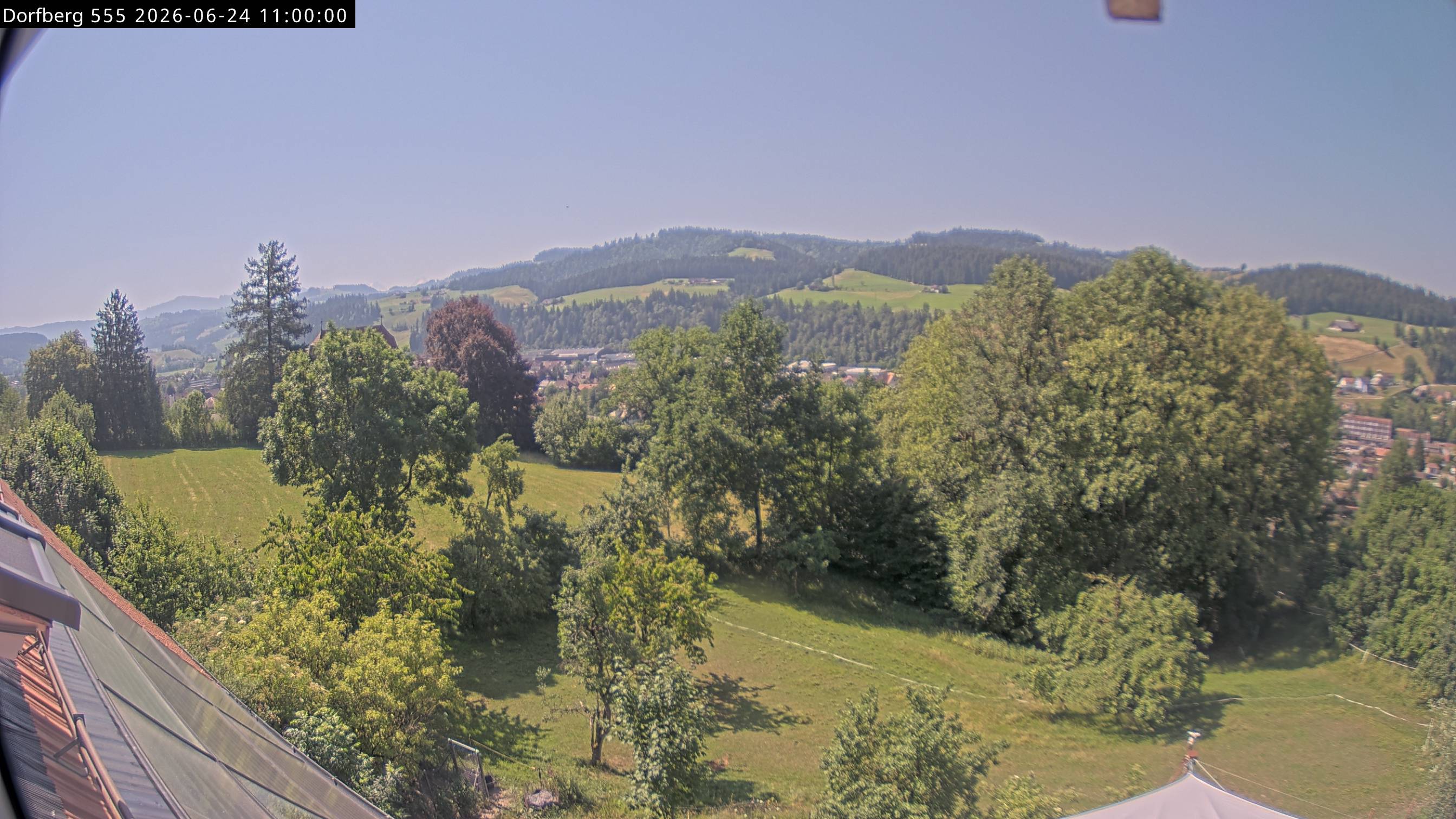 Webcam-Bild: Aussicht vom Dorfberg in Langnau 20260624-110000