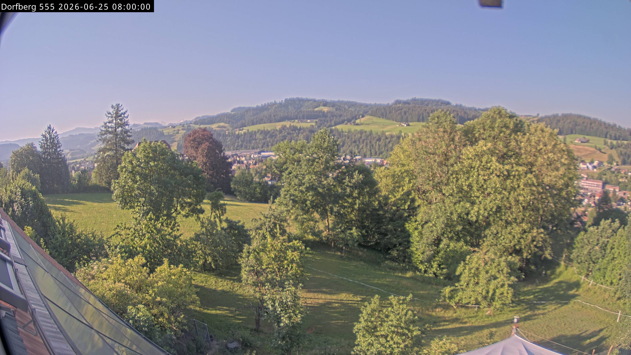 Webcam-Bild: Aussicht vom Dorfberg in Langnau 20260625-080000