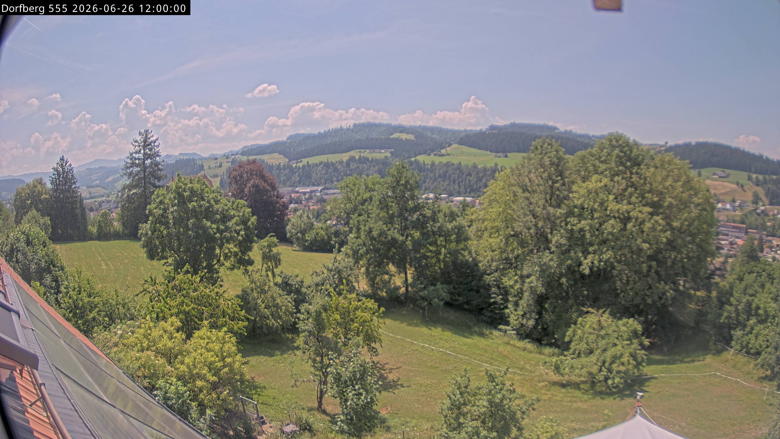 Webcam-Bild: Aussicht vom Dorfberg in Langnau 20260626-120000