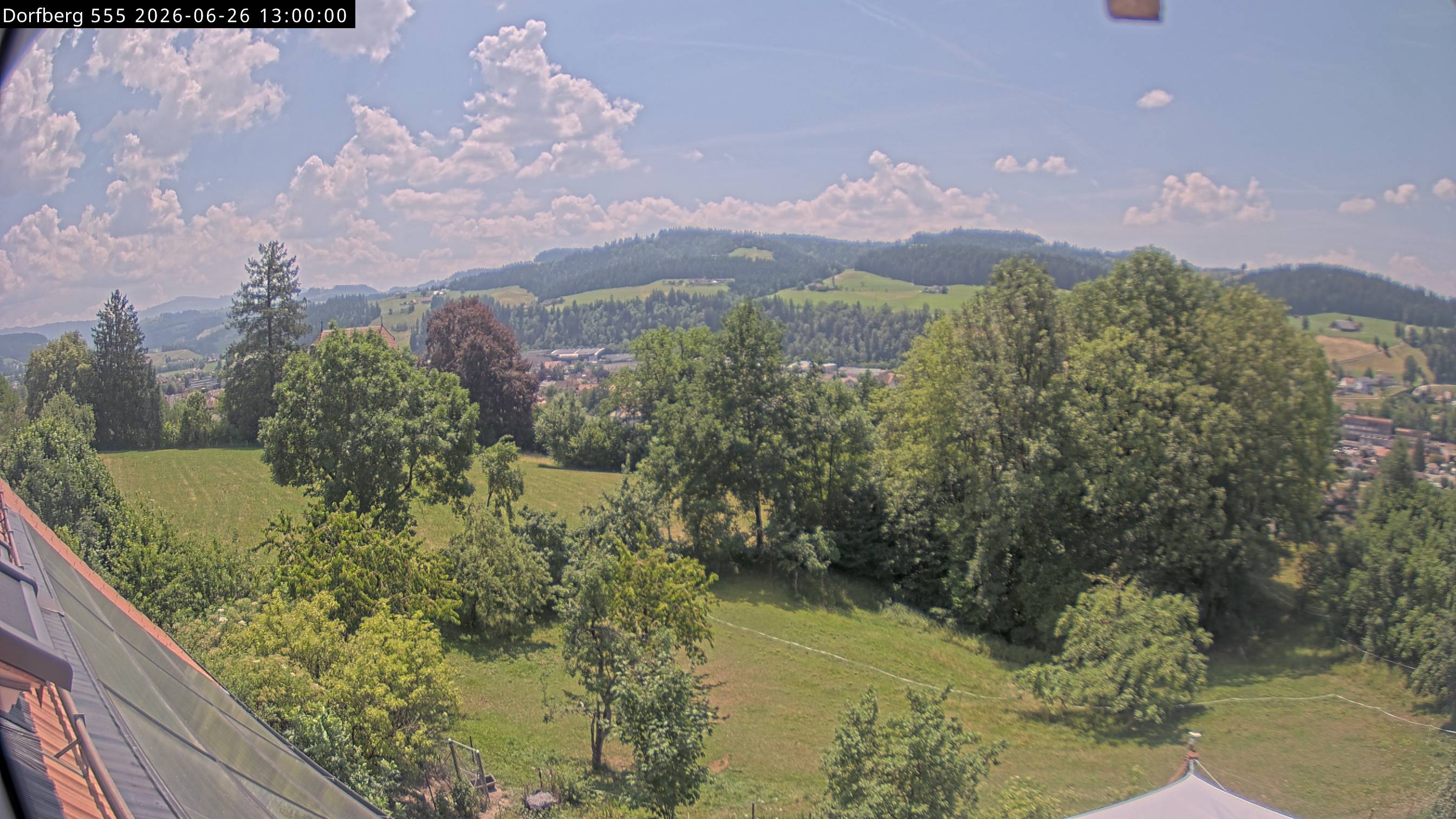 Webcam-Bild: Aussicht vom Dorfberg in Langnau 20260626-130000