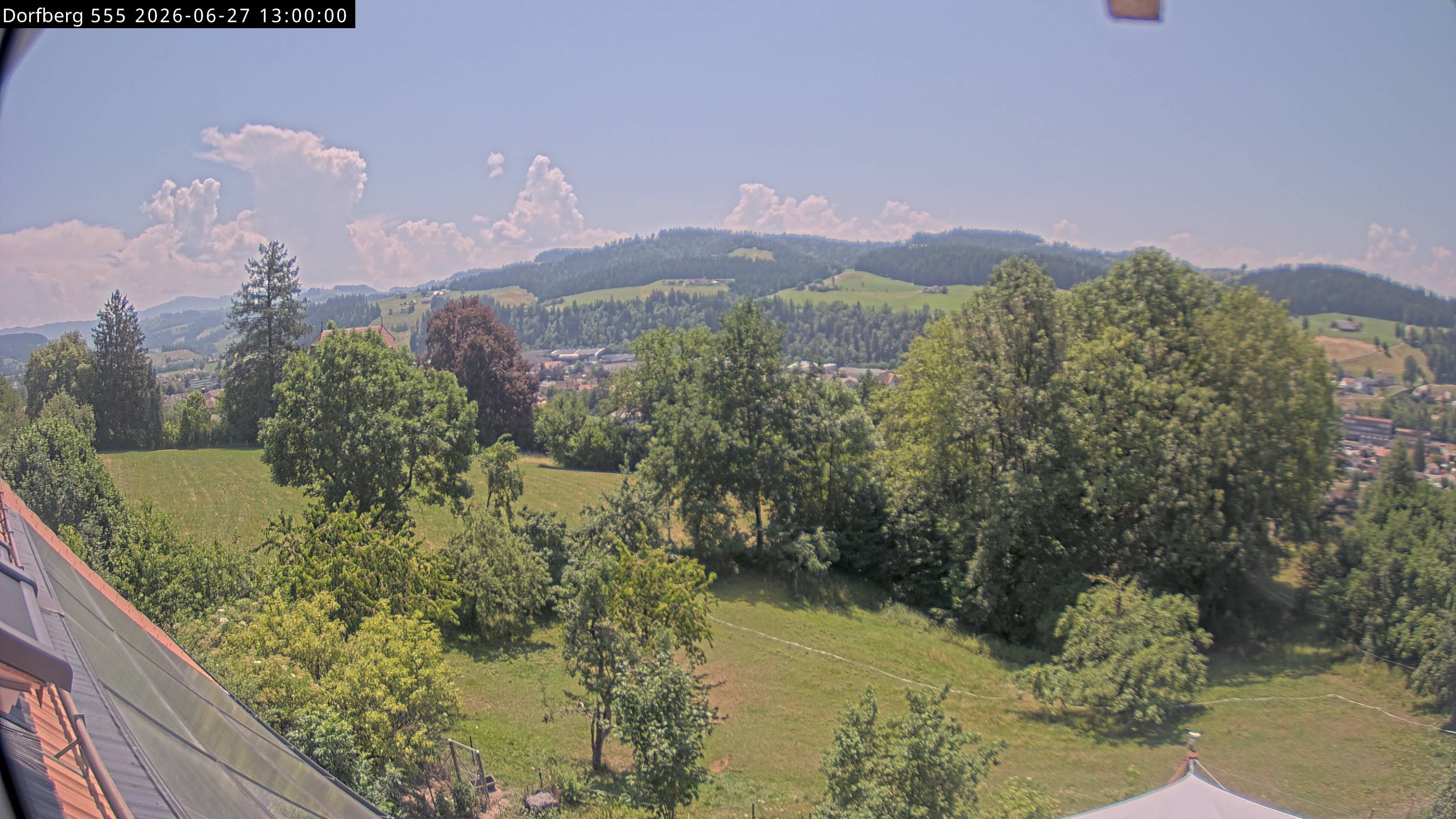 Webcam-Bild: Aussicht vom Dorfberg in Langnau 20260627-130000