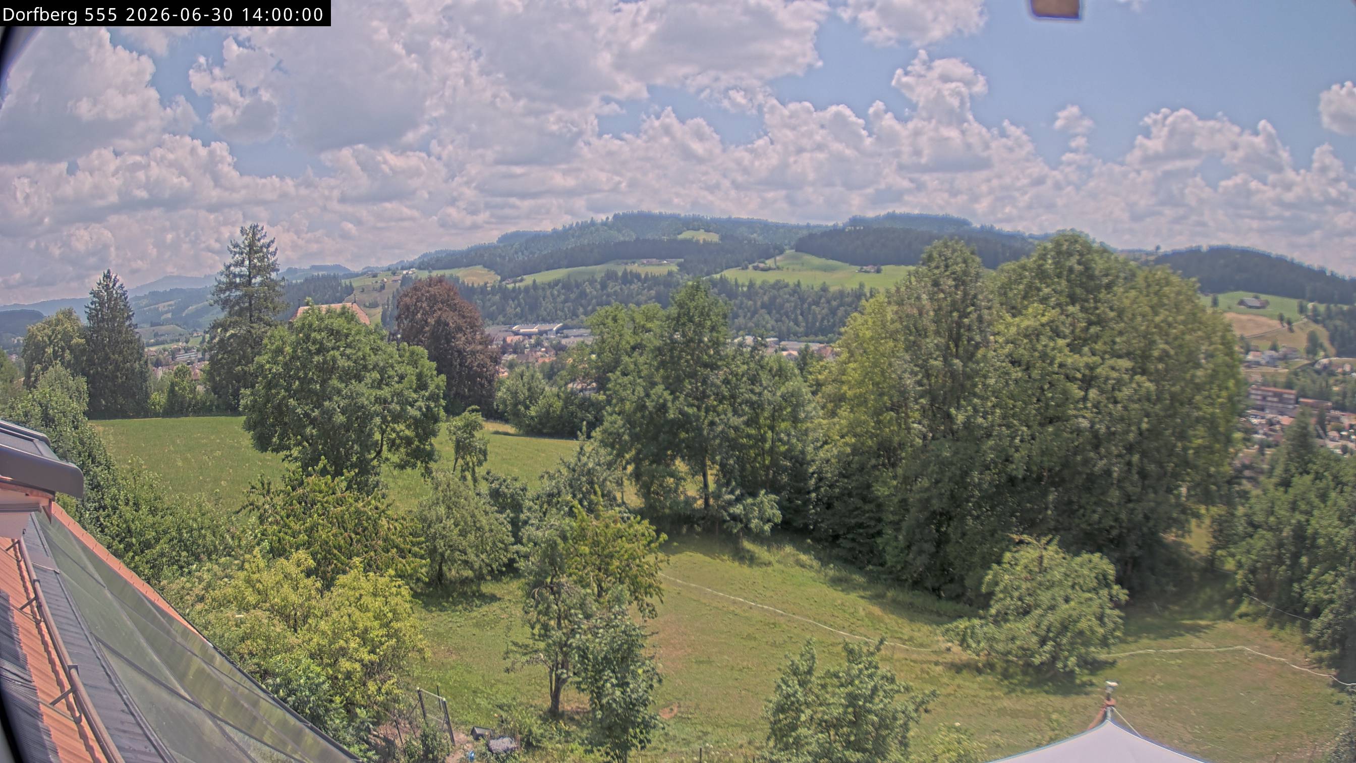 Webcam-Bild: Aussicht vom Dorfberg in Langnau 20260630-140000
