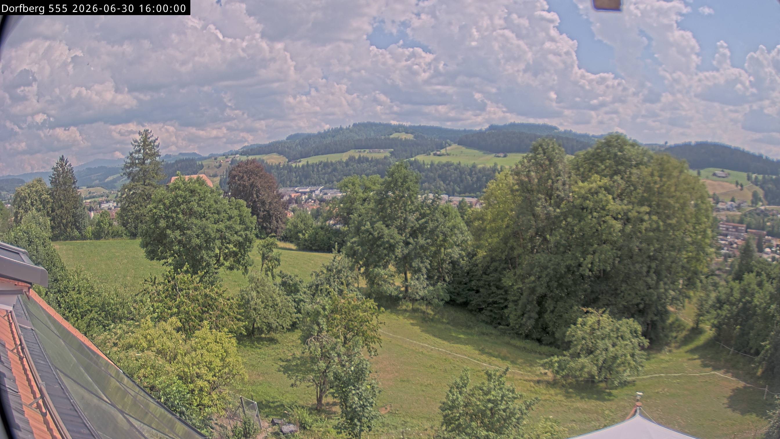 Webcam-Bild: Aussicht vom Dorfberg in Langnau 20260630-160000