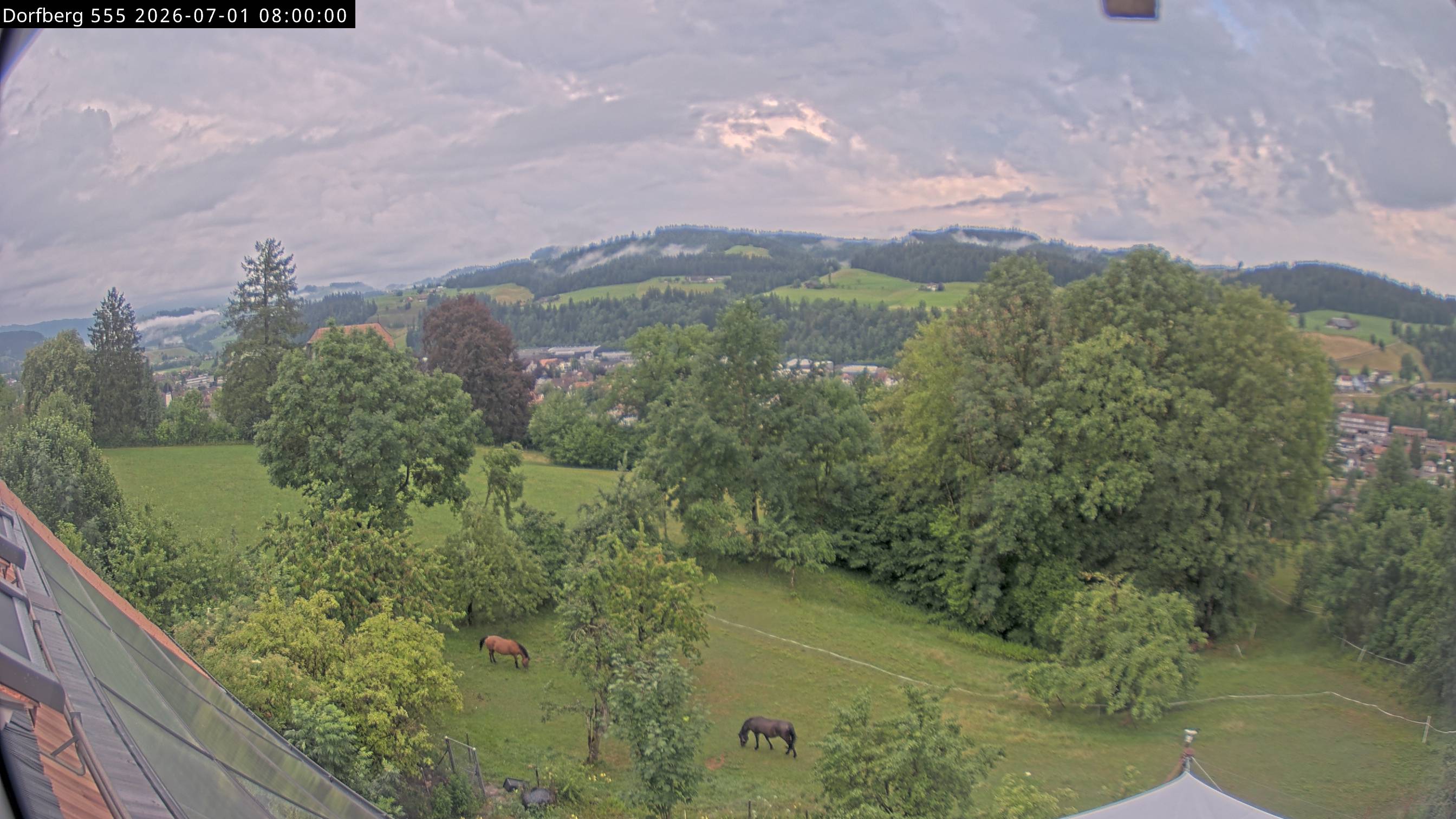 Webcam-Bild: Aussicht vom Dorfberg in Langnau 20260701-080000