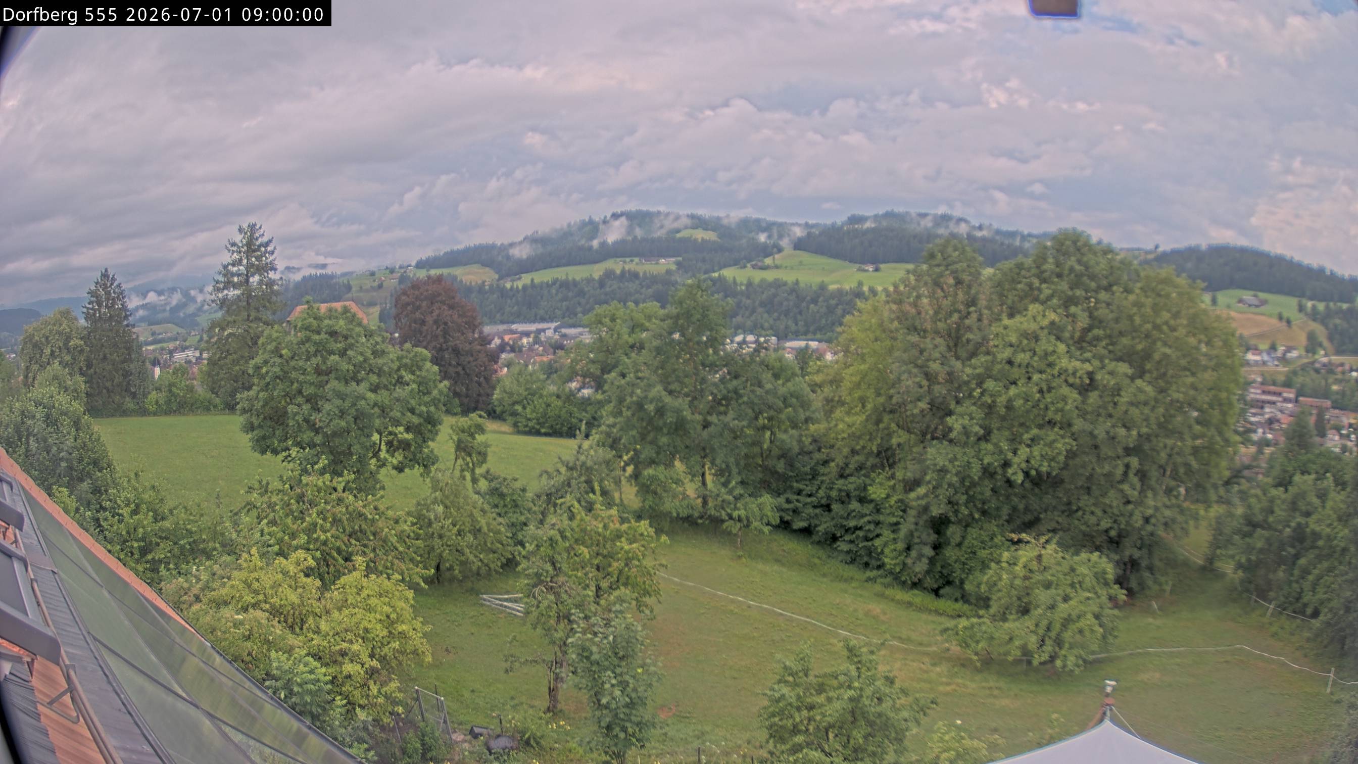 Webcam-Bild: Aussicht vom Dorfberg in Langnau 20260701-090000