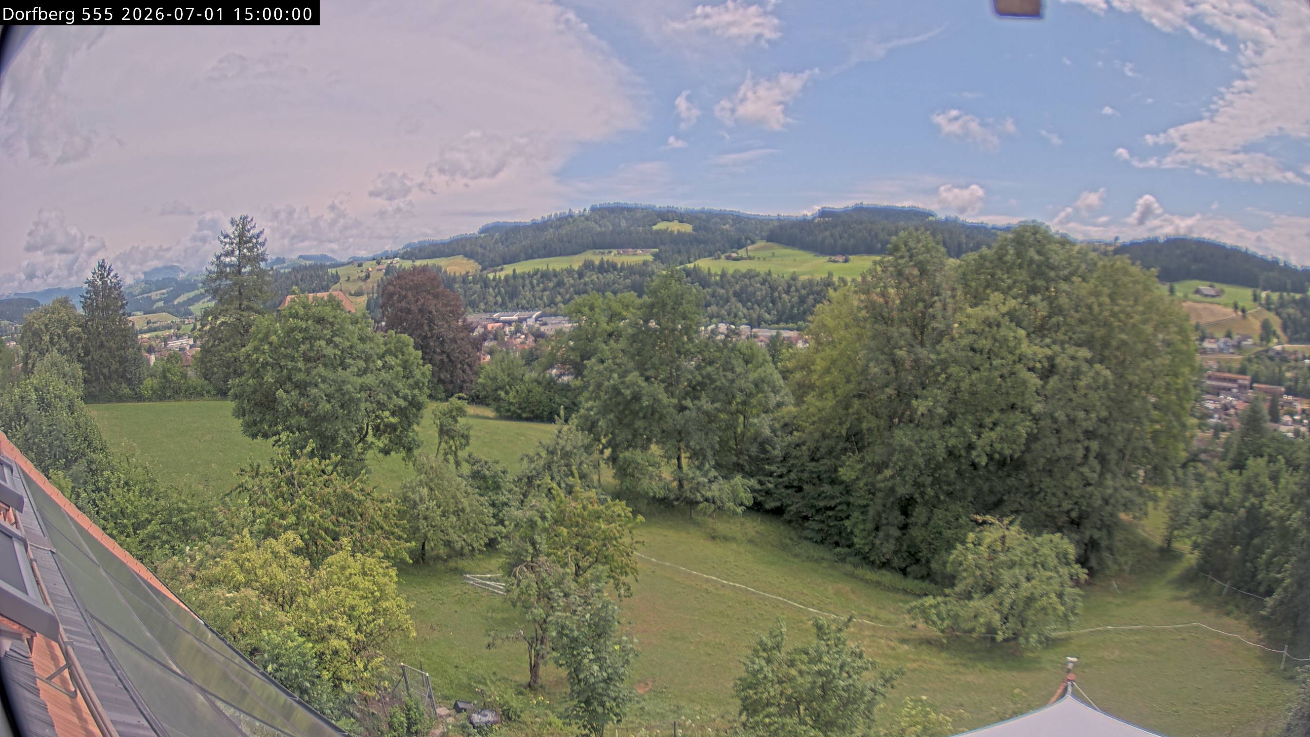Webcam-Bild: Aussicht vom Dorfberg in Langnau 20260701-150000