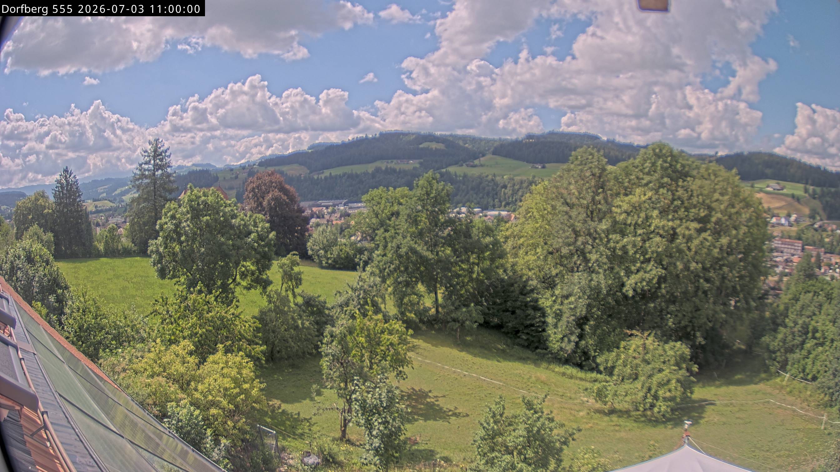 Webcam-Bild: Aussicht vom Dorfberg in Langnau 20260703-110000