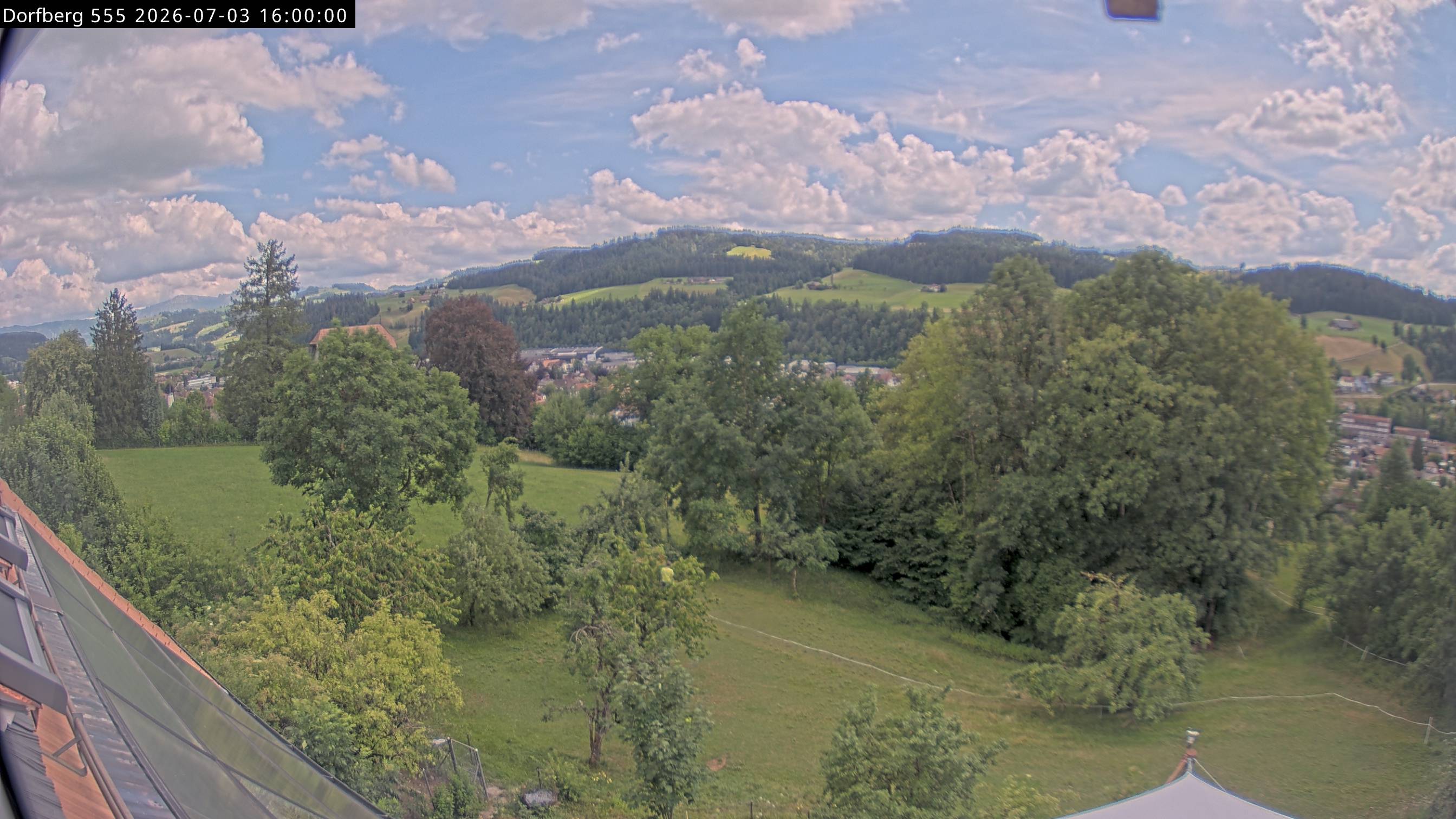 Webcam-Bild: Aussicht vom Dorfberg in Langnau 20260703-160000
