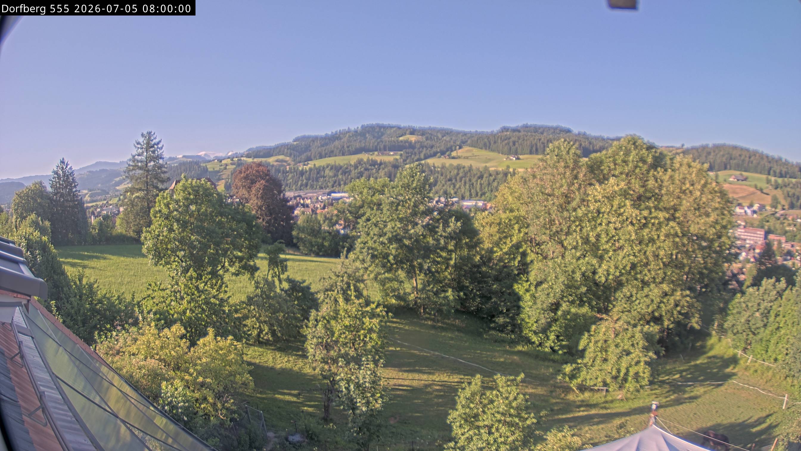 Webcam-Bild: Aussicht vom Dorfberg in Langnau 20260705-080000