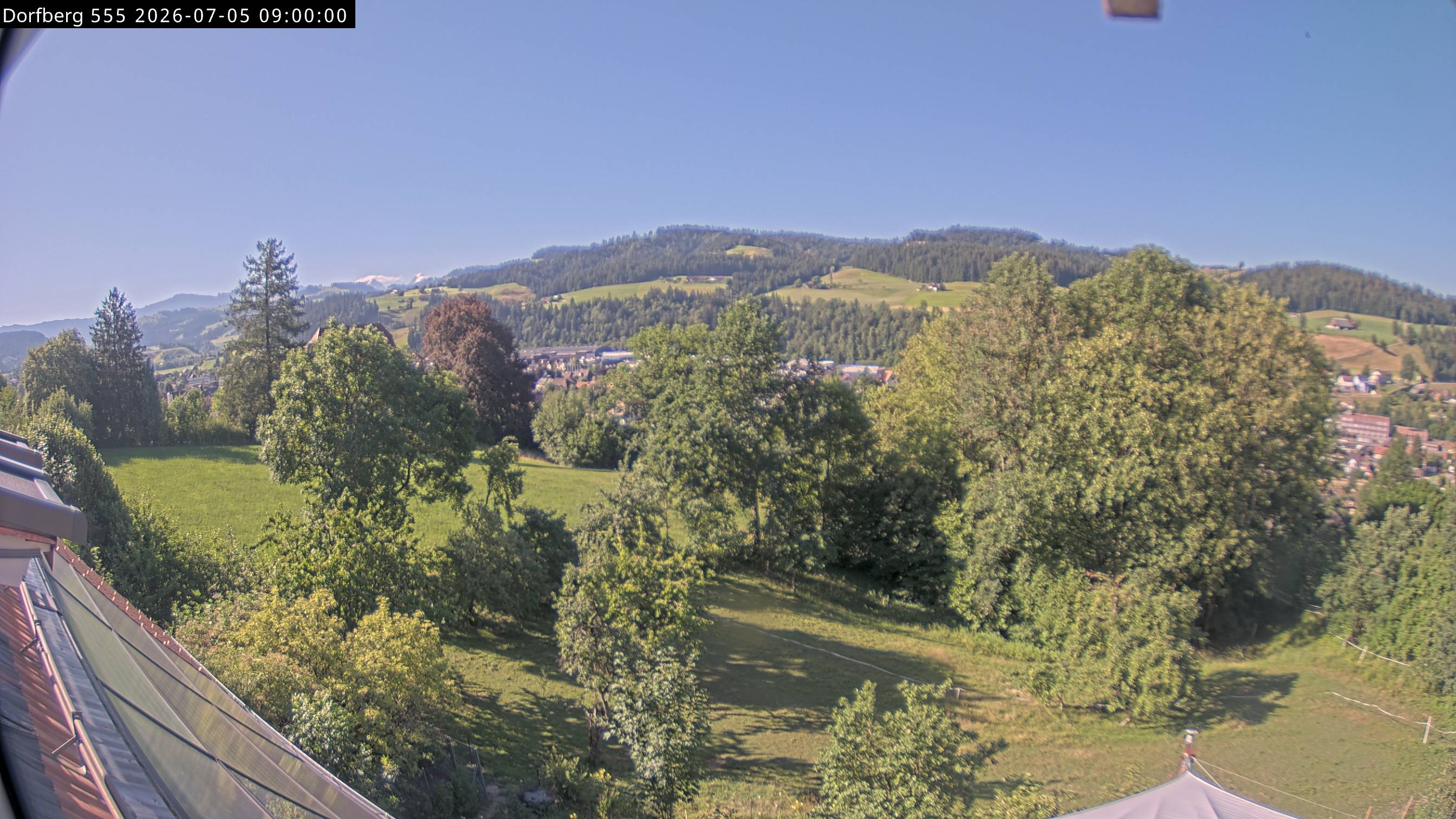 Webcam-Bild: Aussicht vom Dorfberg in Langnau 20260705-090000